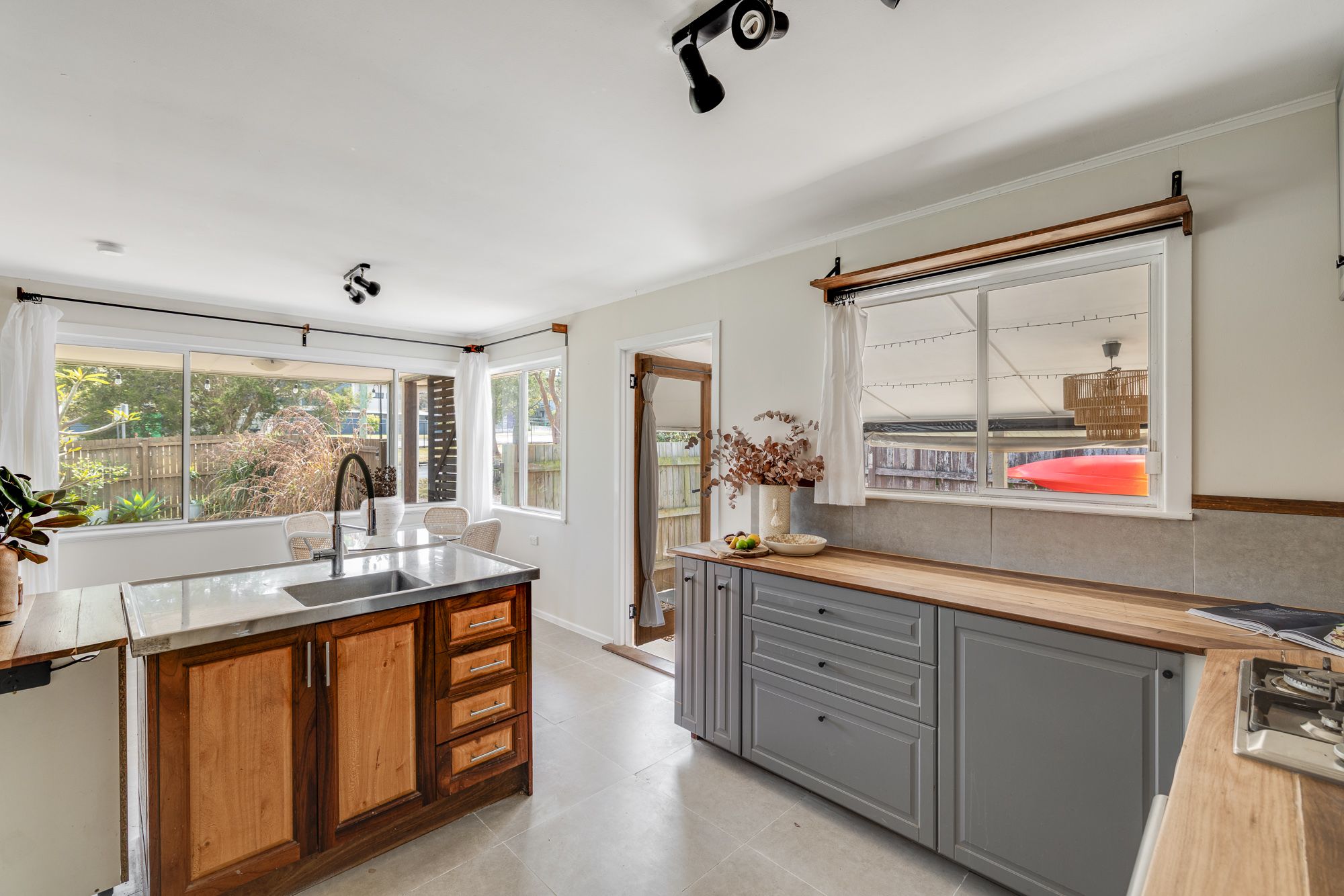 80 Crown Street — photo 8 of 20