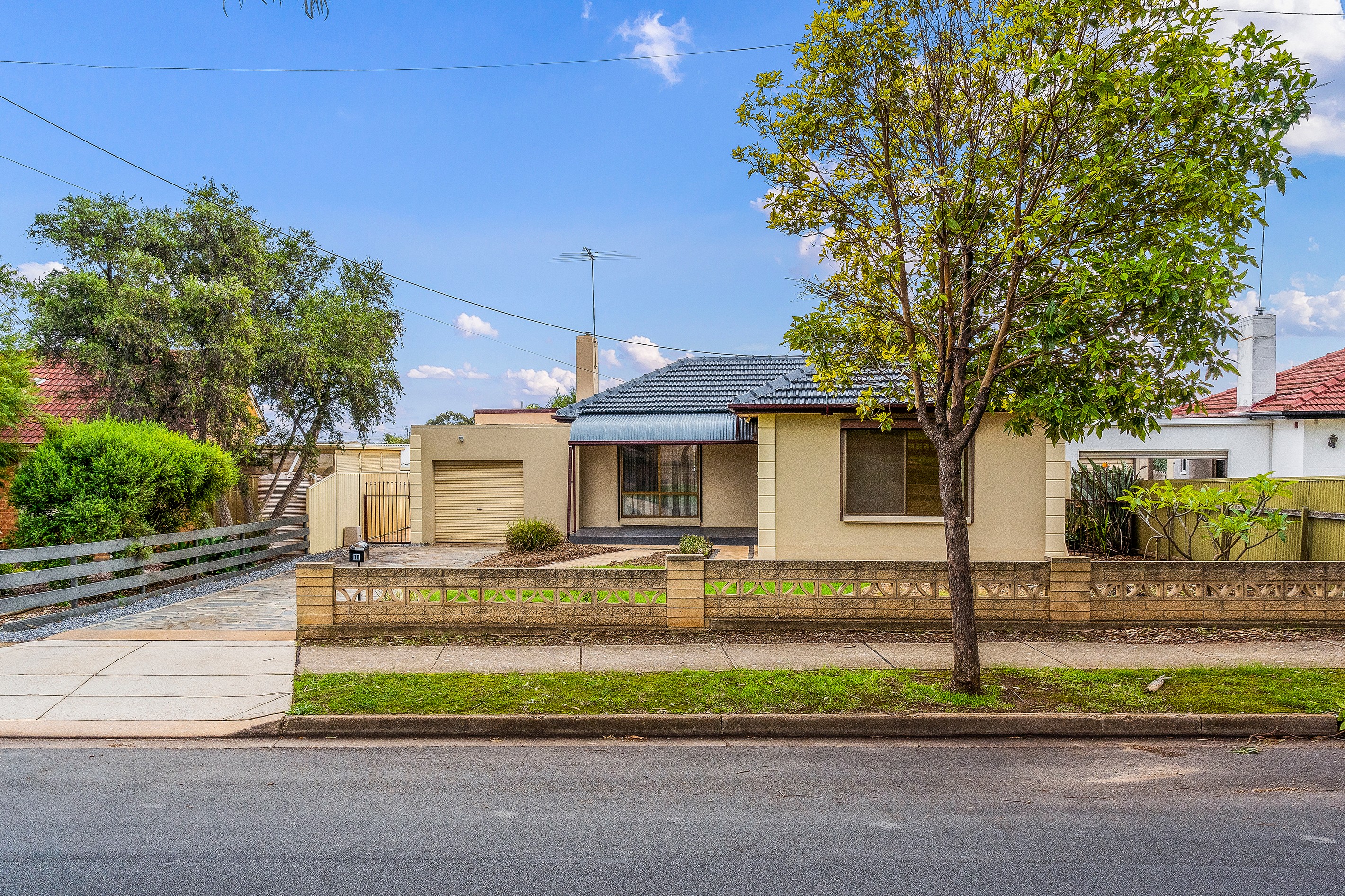 10 Clearview Crescent, Clearview, SA 5085
