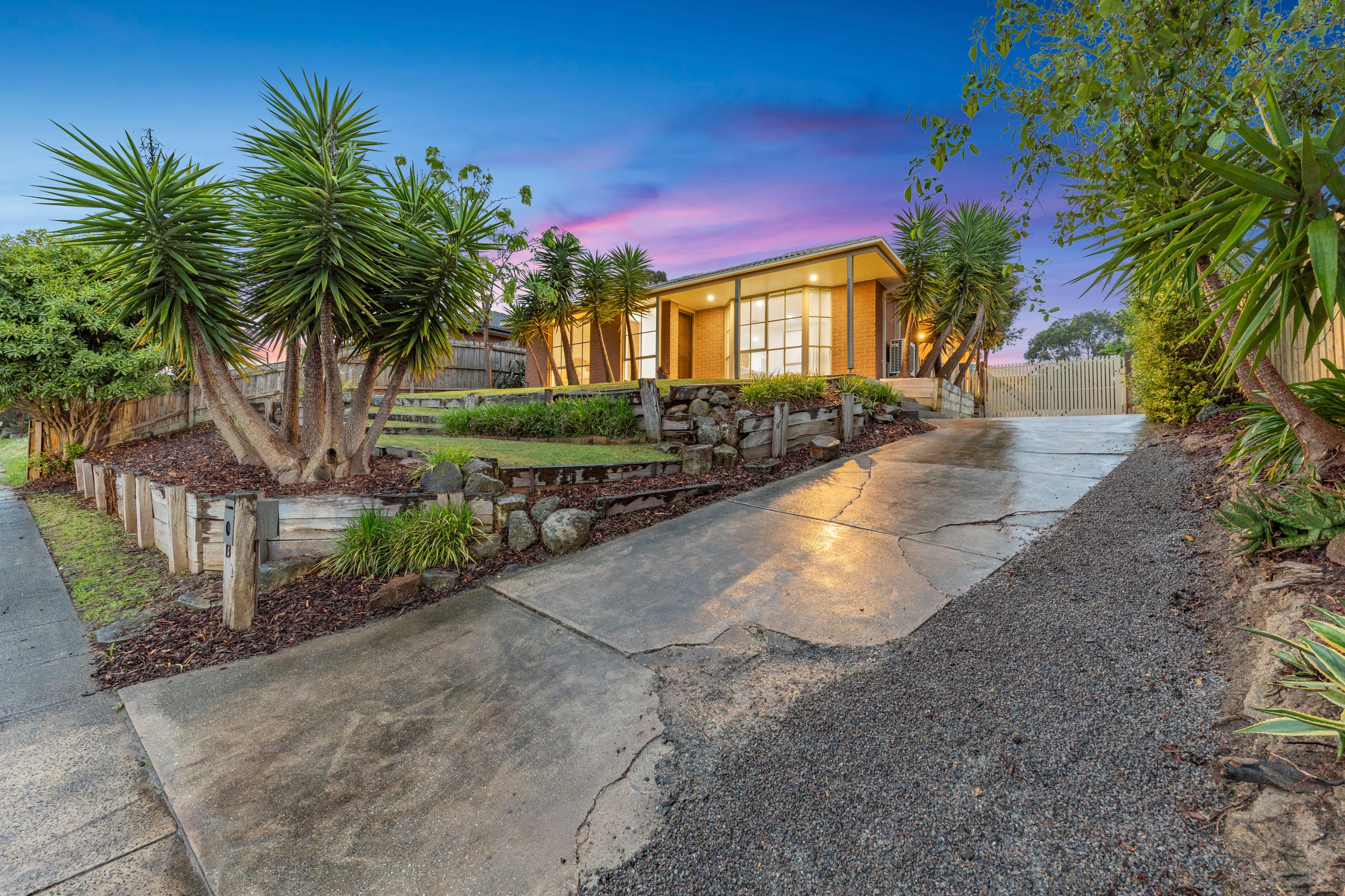 13 Leigh Drive , Pakenham VIC 3810