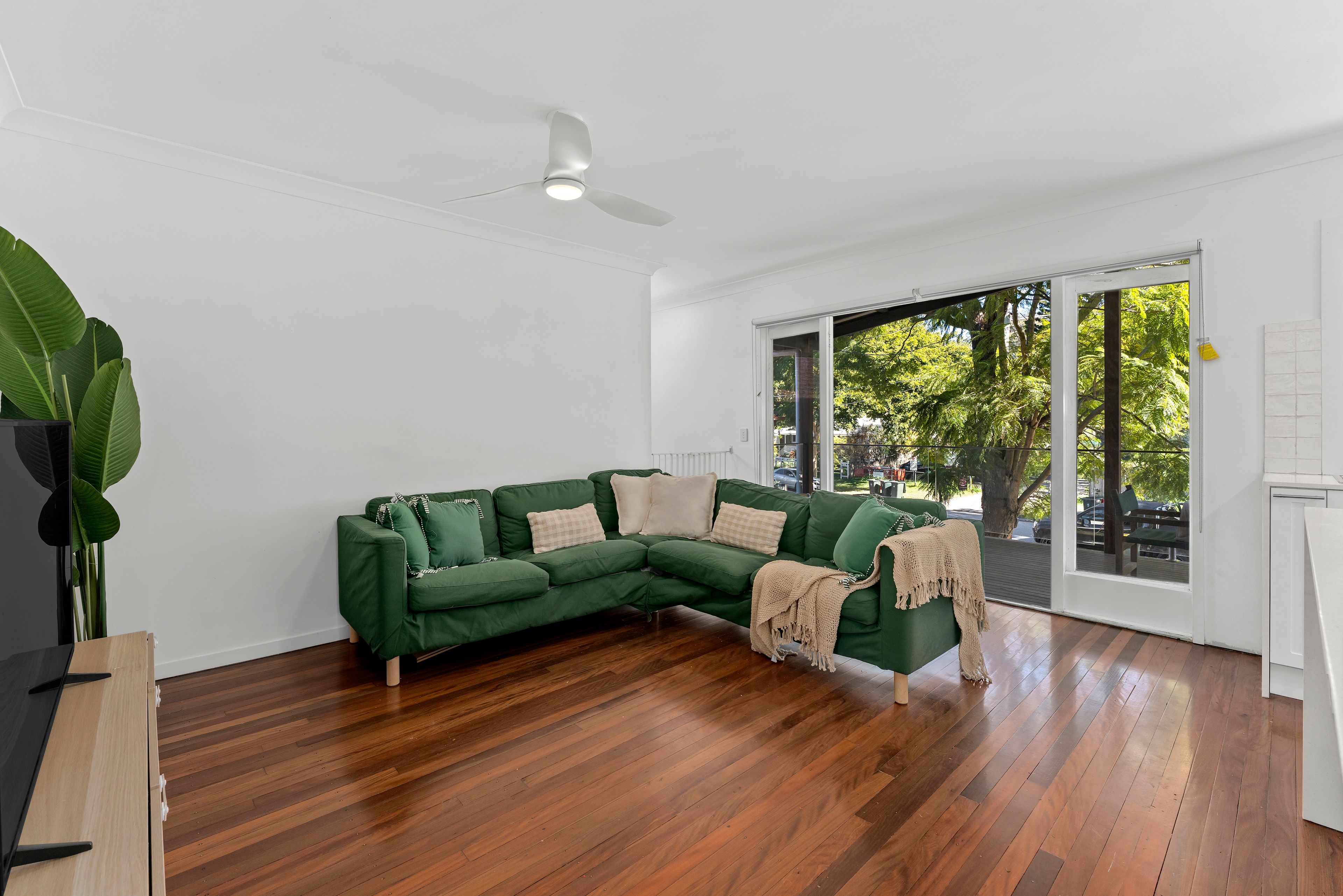 58 Vivian Street — photo 11 of 22