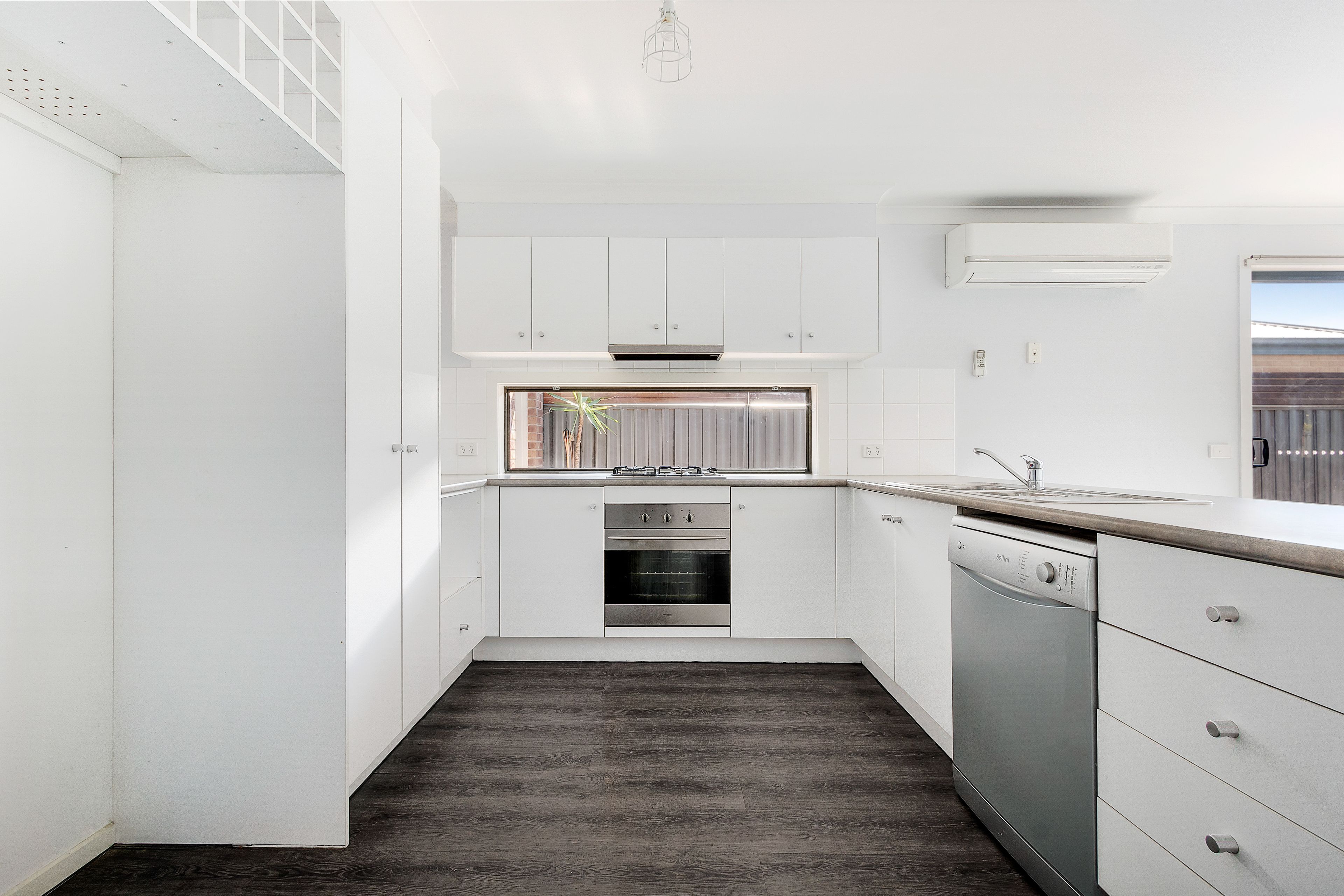 6 Walnut Way, Pakenham, VIC 3810
