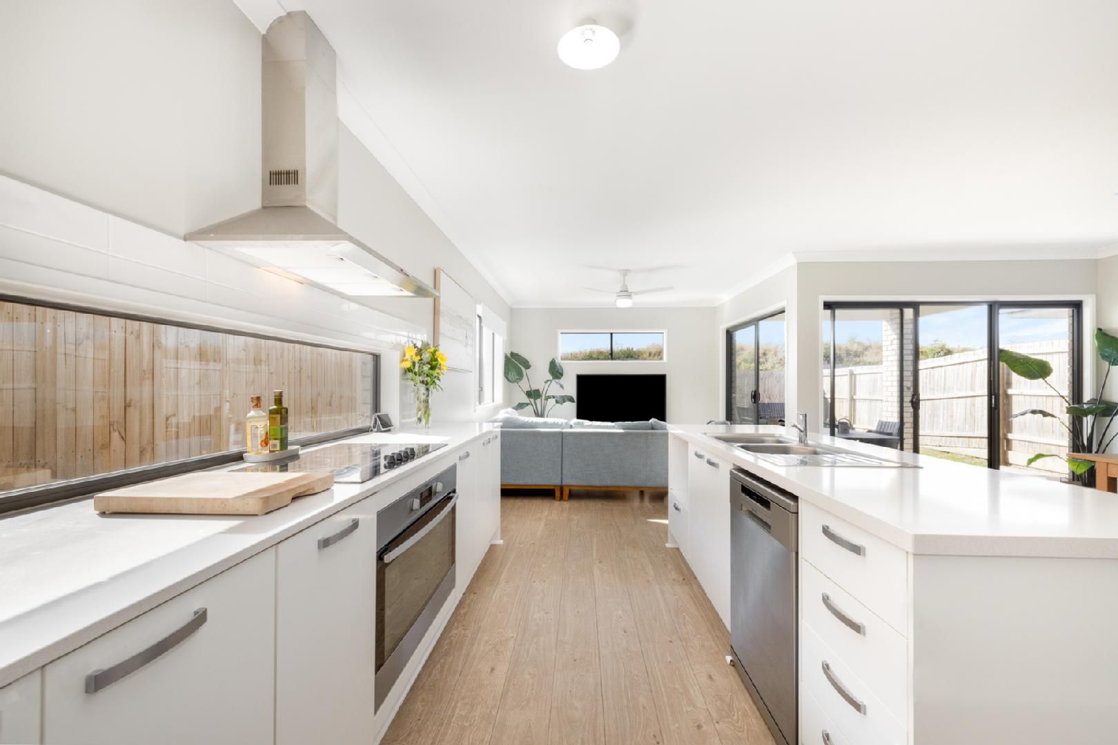 13 Mount Greville Way, Park Ridge, QLD 4125