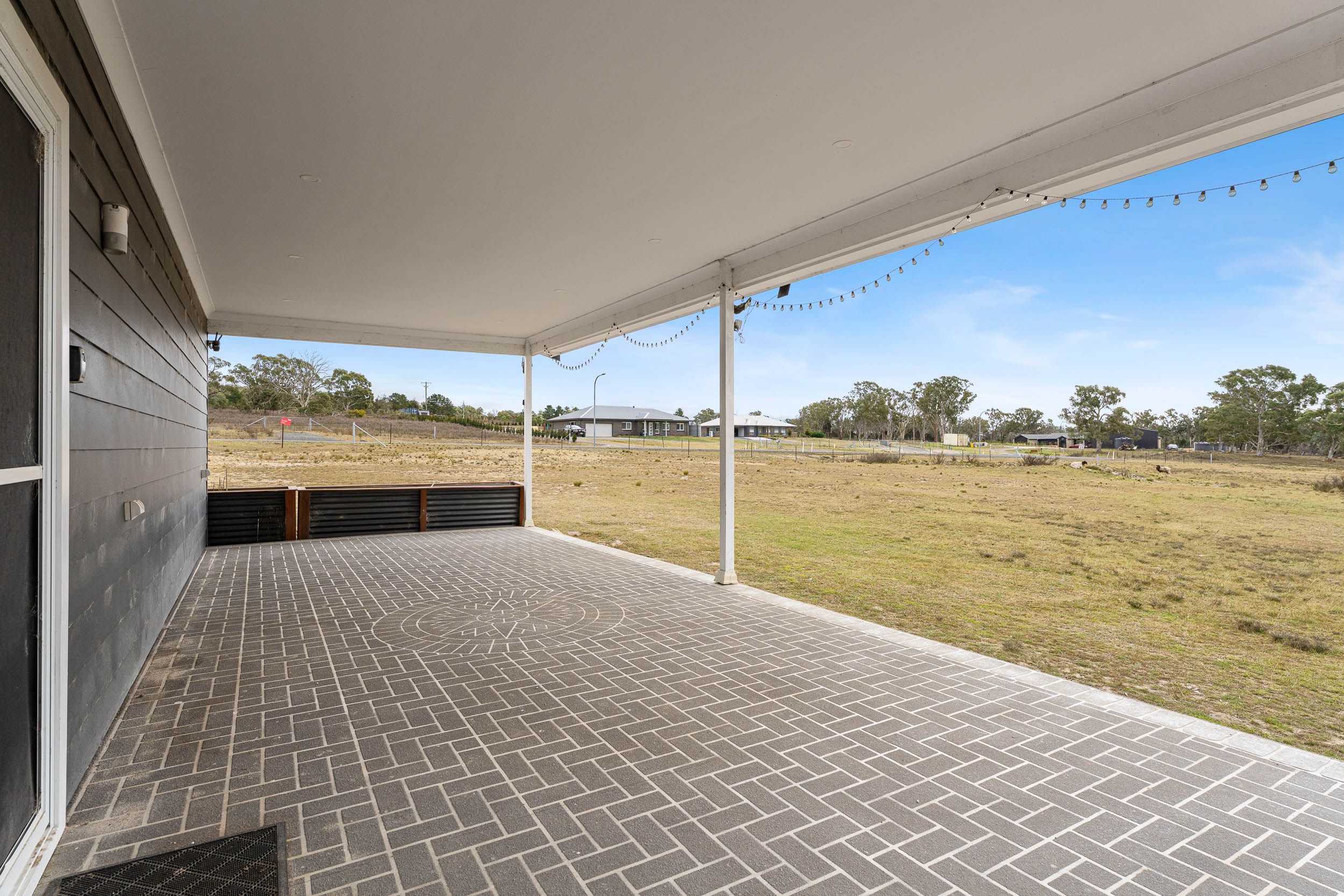 84 Corriedale Drive — photo 4 of 7