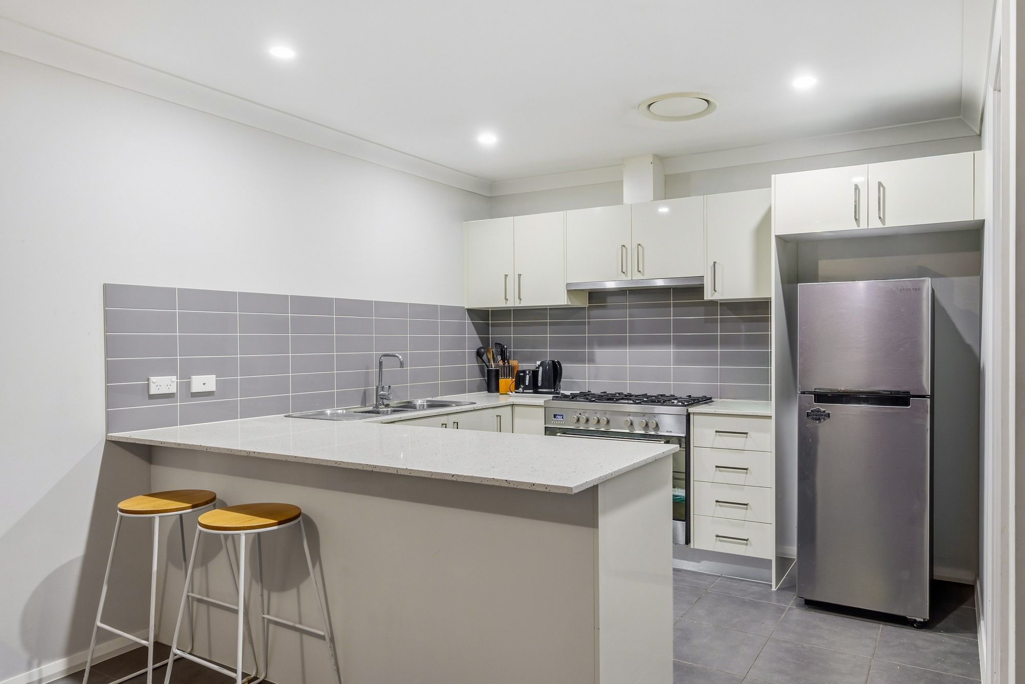 15 Ashgrove Close — photo 3 of 11