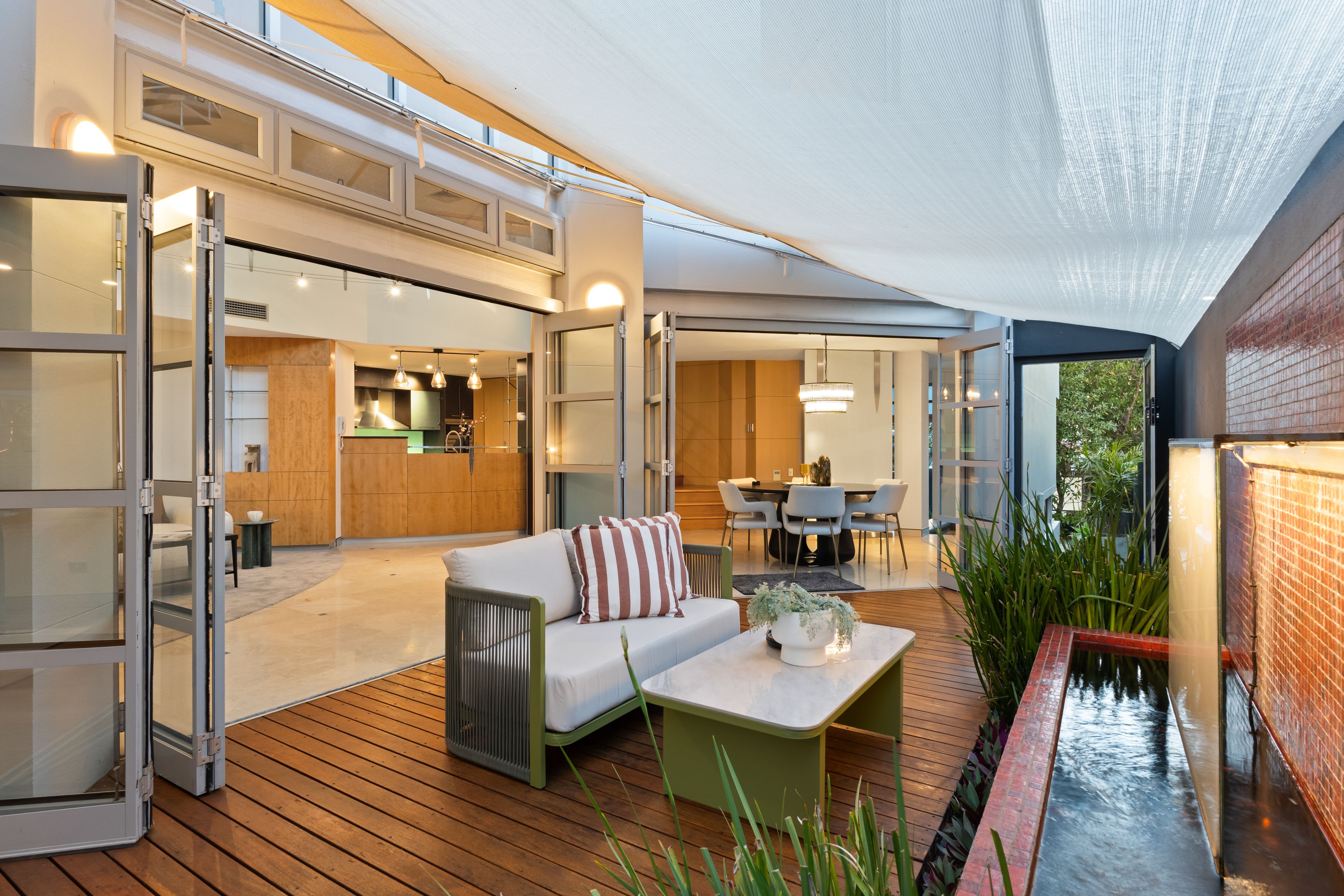 8 Highlands Road, North Perth, WA 6006
