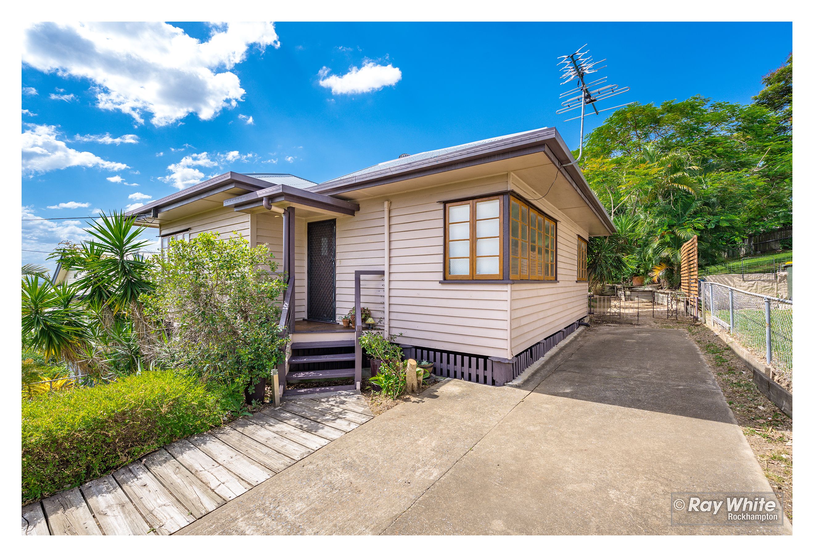 18 Bowen Terrace, The Range, QLD 4700