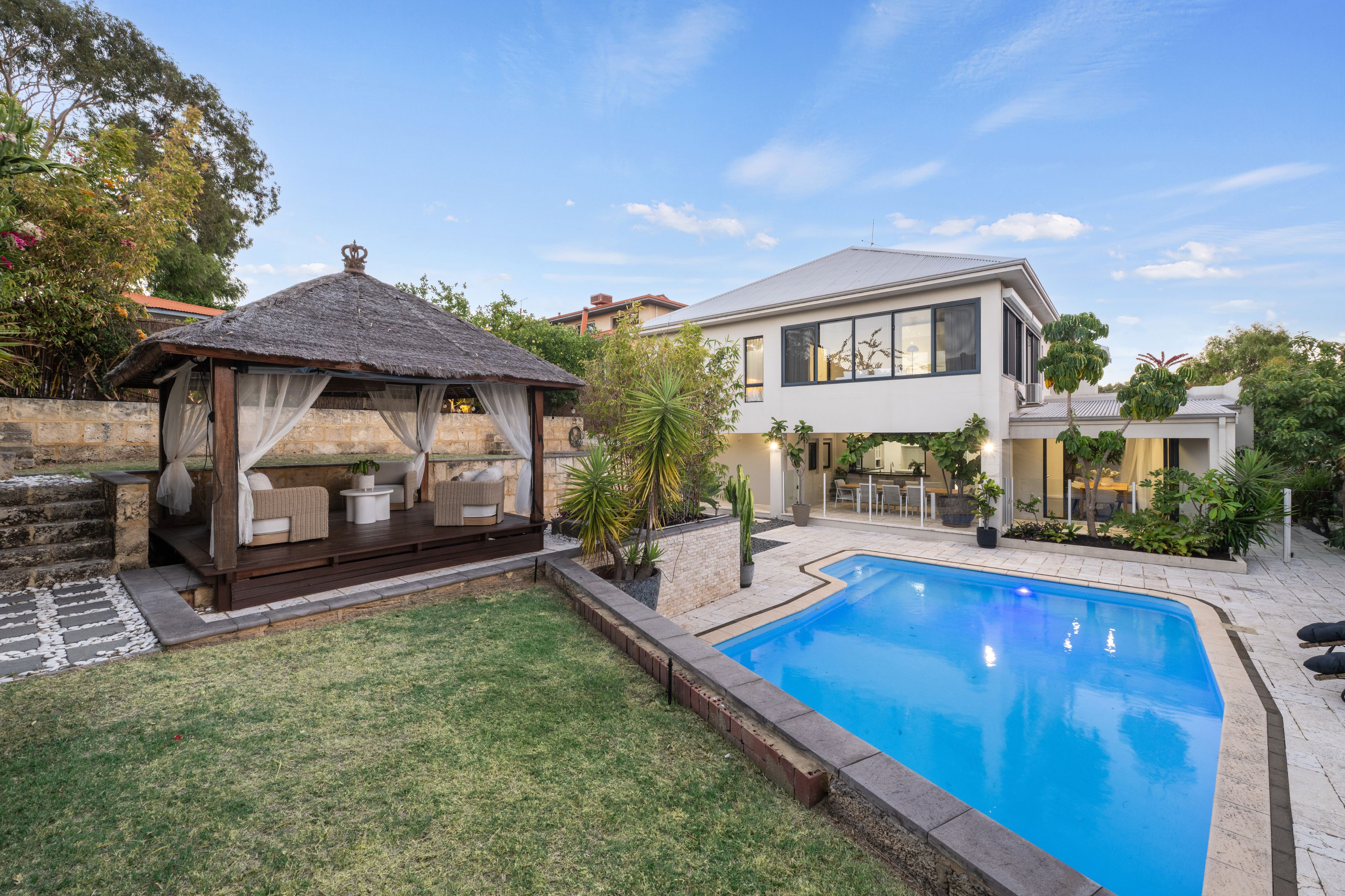 11 Teslin Road, Mount Claremont, WA 6010