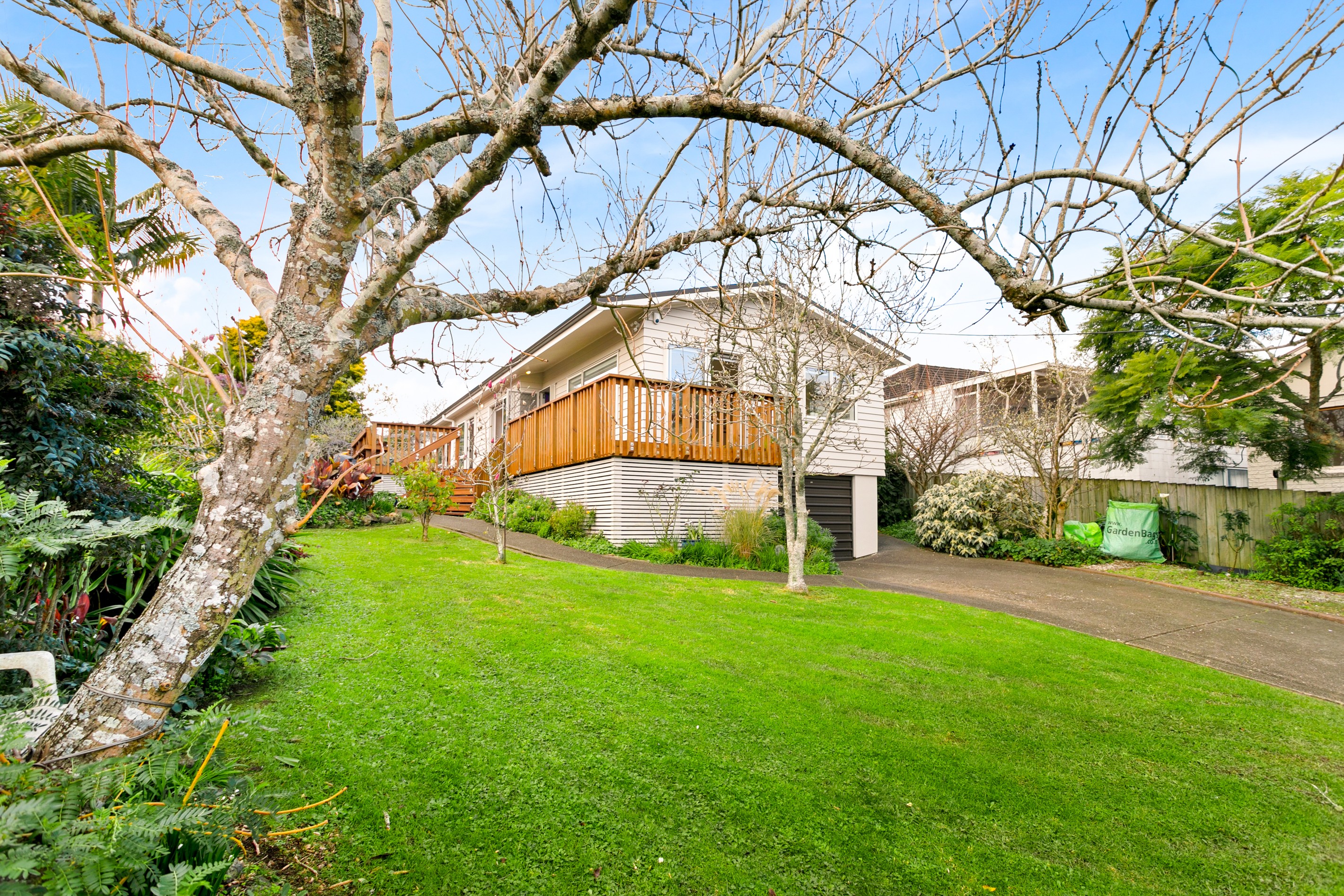 37 Tudor Road, Henderson, Waitakere City