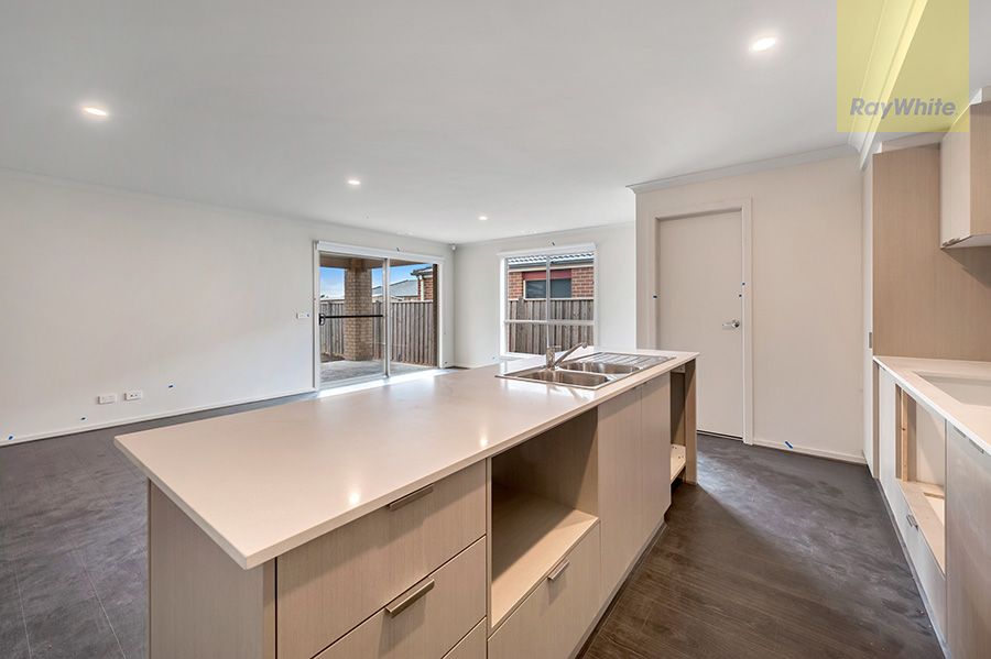 25 Yarradale Drive, Mickleham, VIC 3064