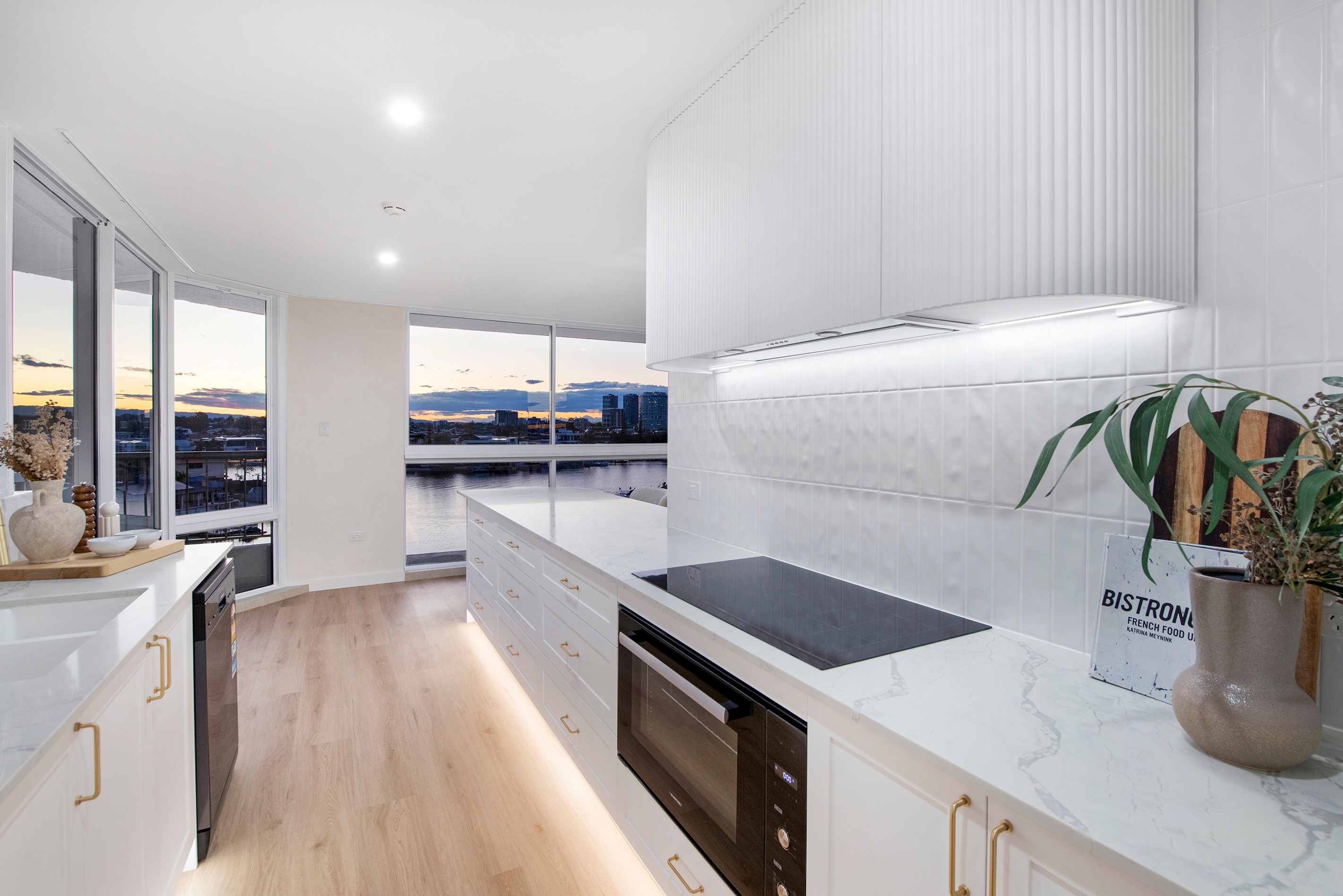 25/5 Admiralty Drive, SURFERS PARADISE, QLD 4217