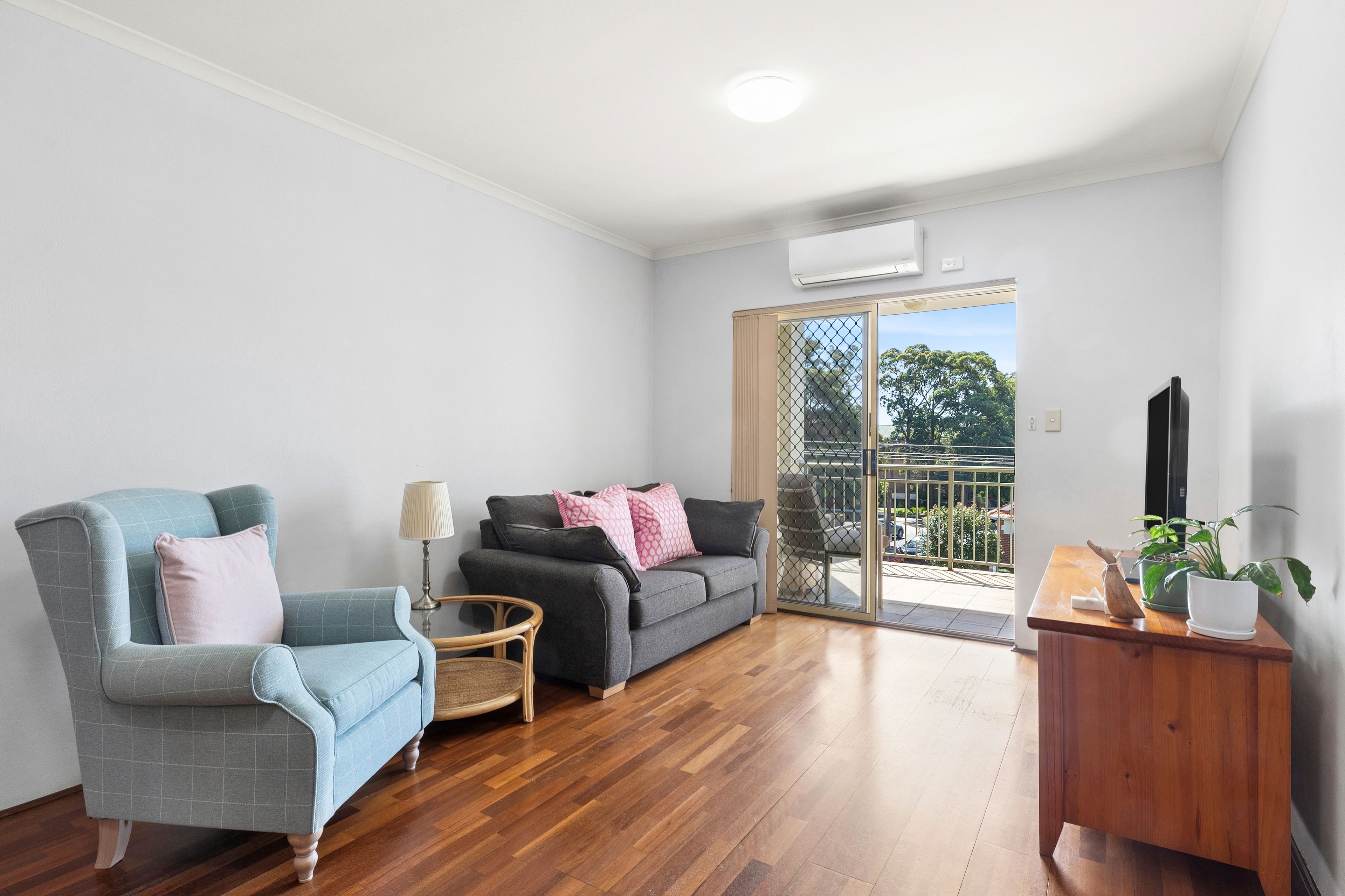 11/2-4 Adelong Street — photo 3 of 9