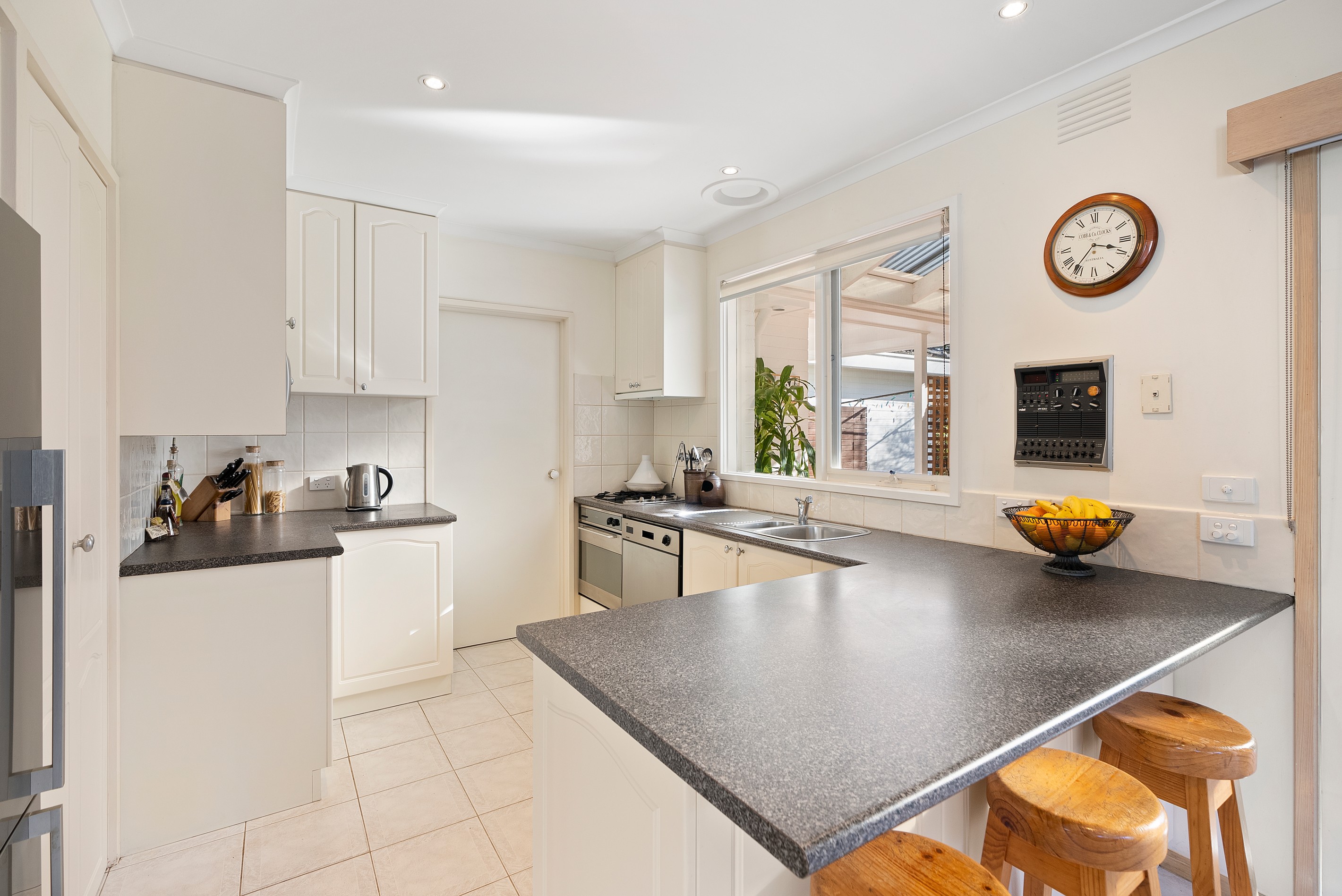 5 Draper Square, Wheelers Hill, VIC 3150