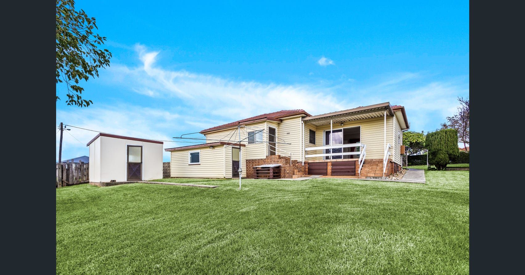 8 Trevor Avenue, Lake Heights, NSW 2502