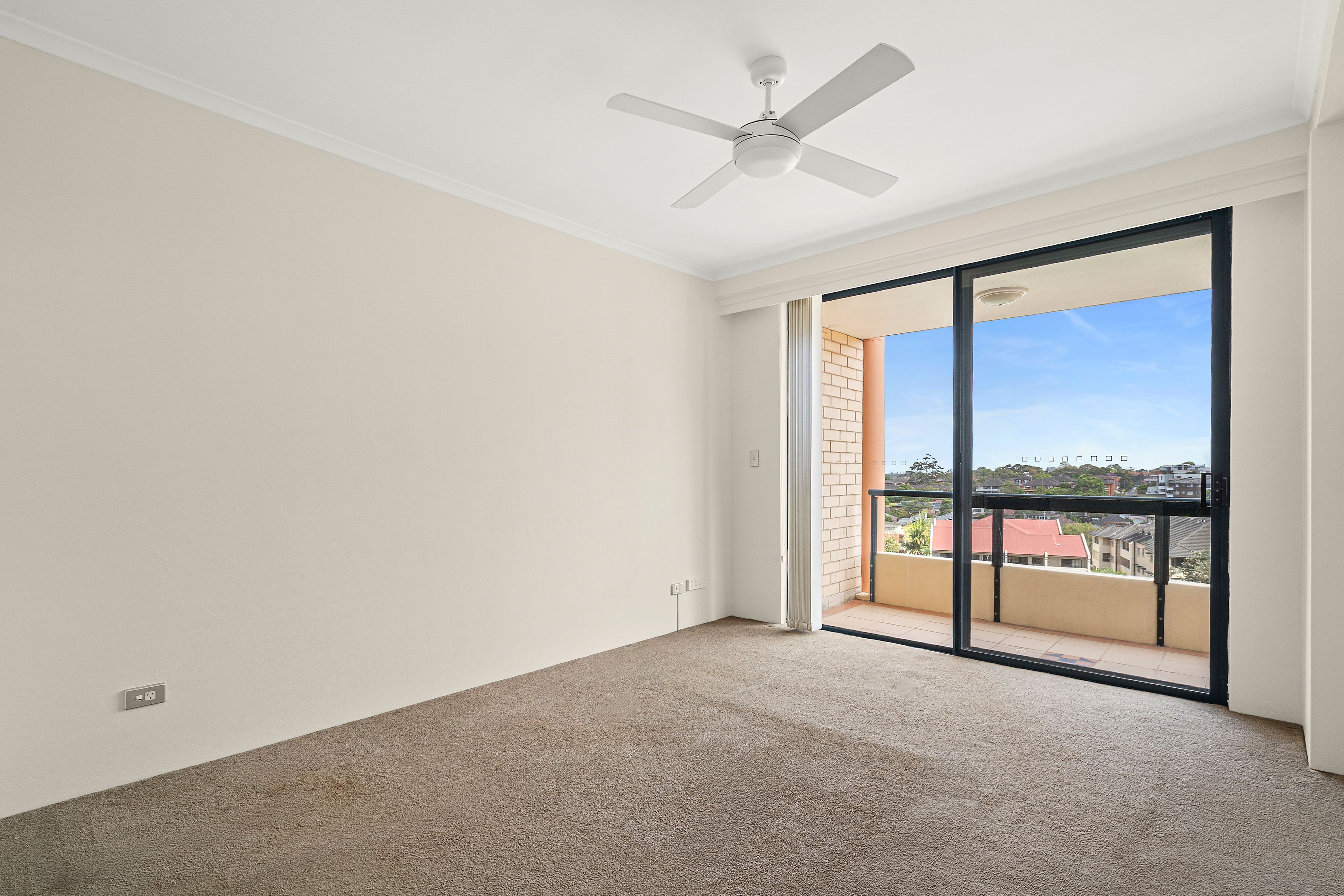 72/8 Ashton Street — photo 3 of 11