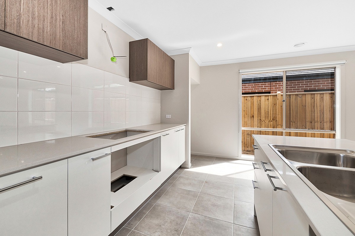 9 Outfield Road, Clyde, VIC 3978