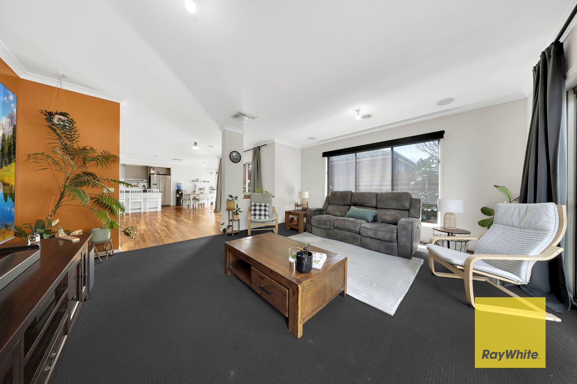 4 Jupiter Avenue — photo 9 of 24