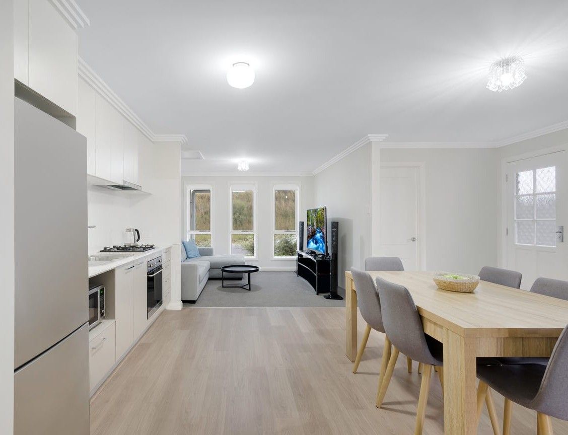 34A Sharman Close — photo 3 of 6