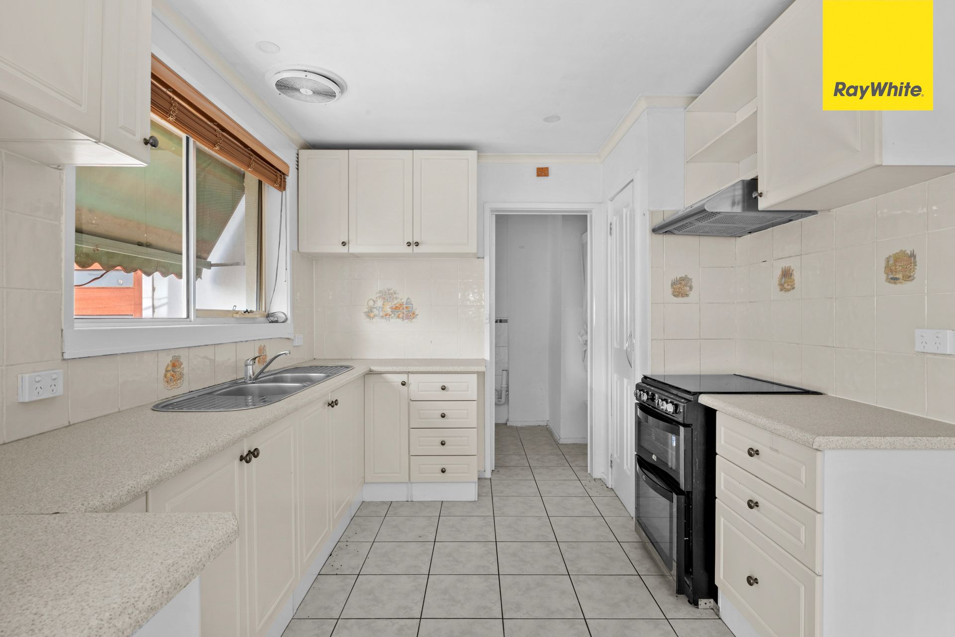 44 Rees Road — photo 10 of 16