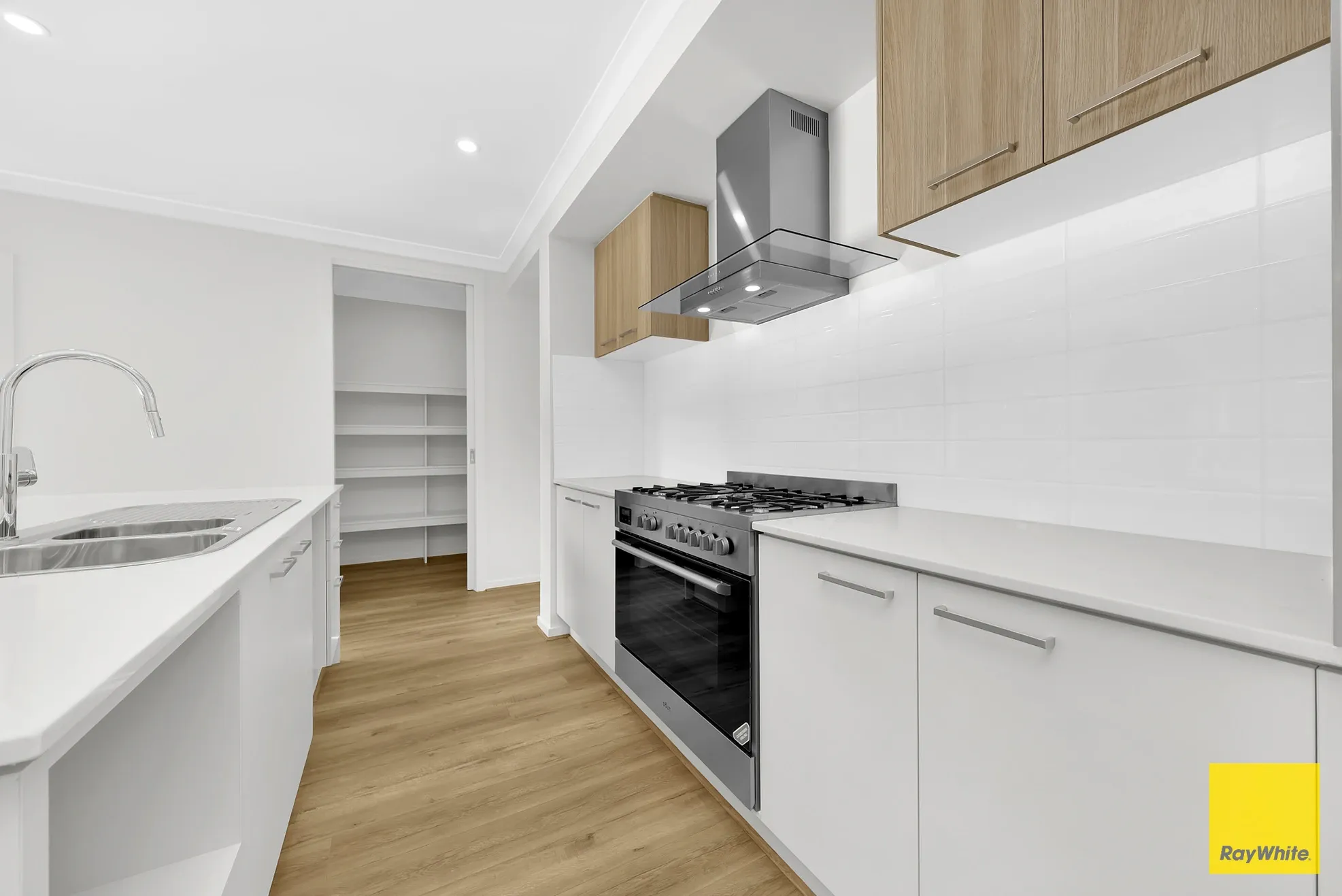 21 Hallray Road — photo 3 of 14