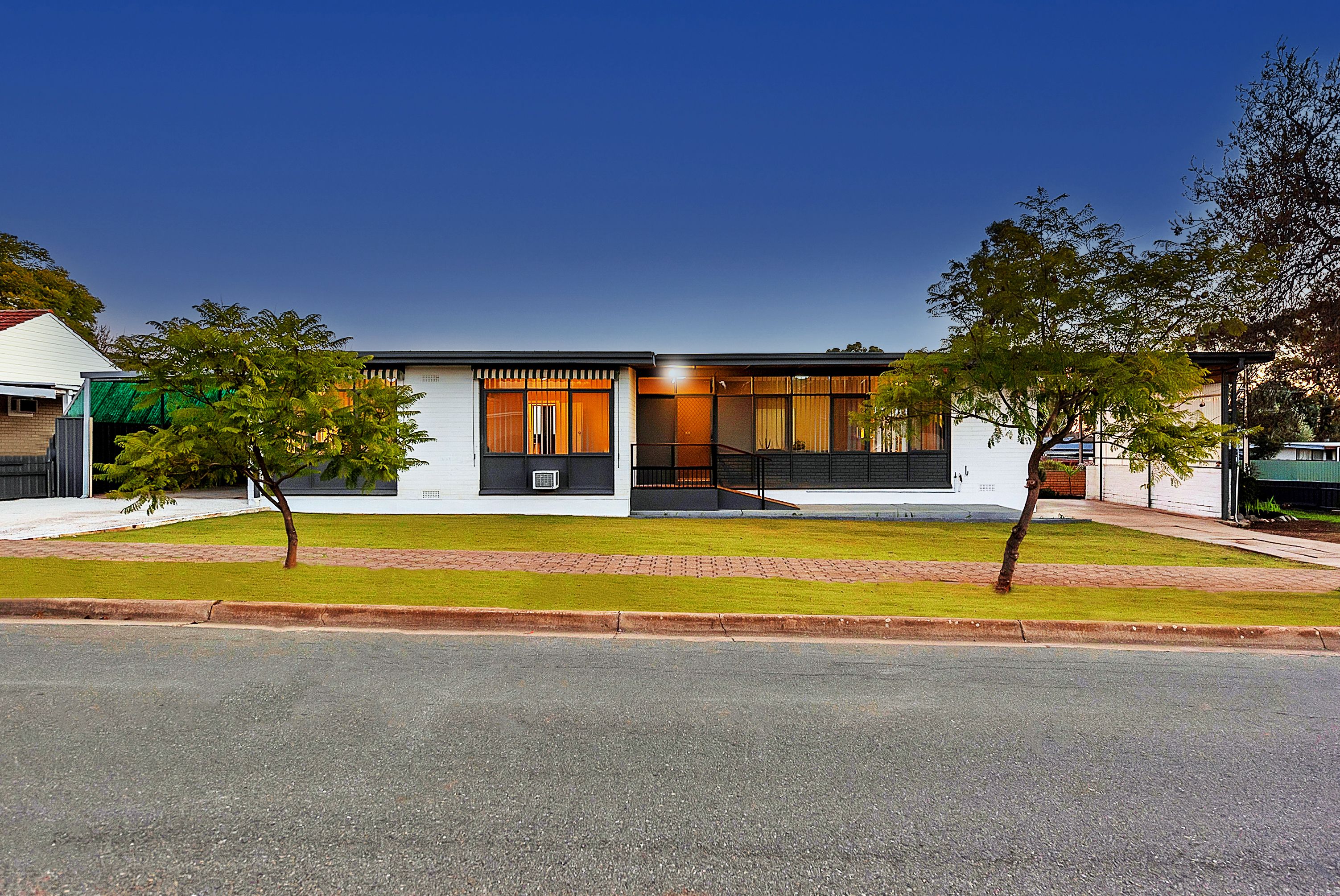 1 Jacaranda Drive, Salisbury East SA 5109