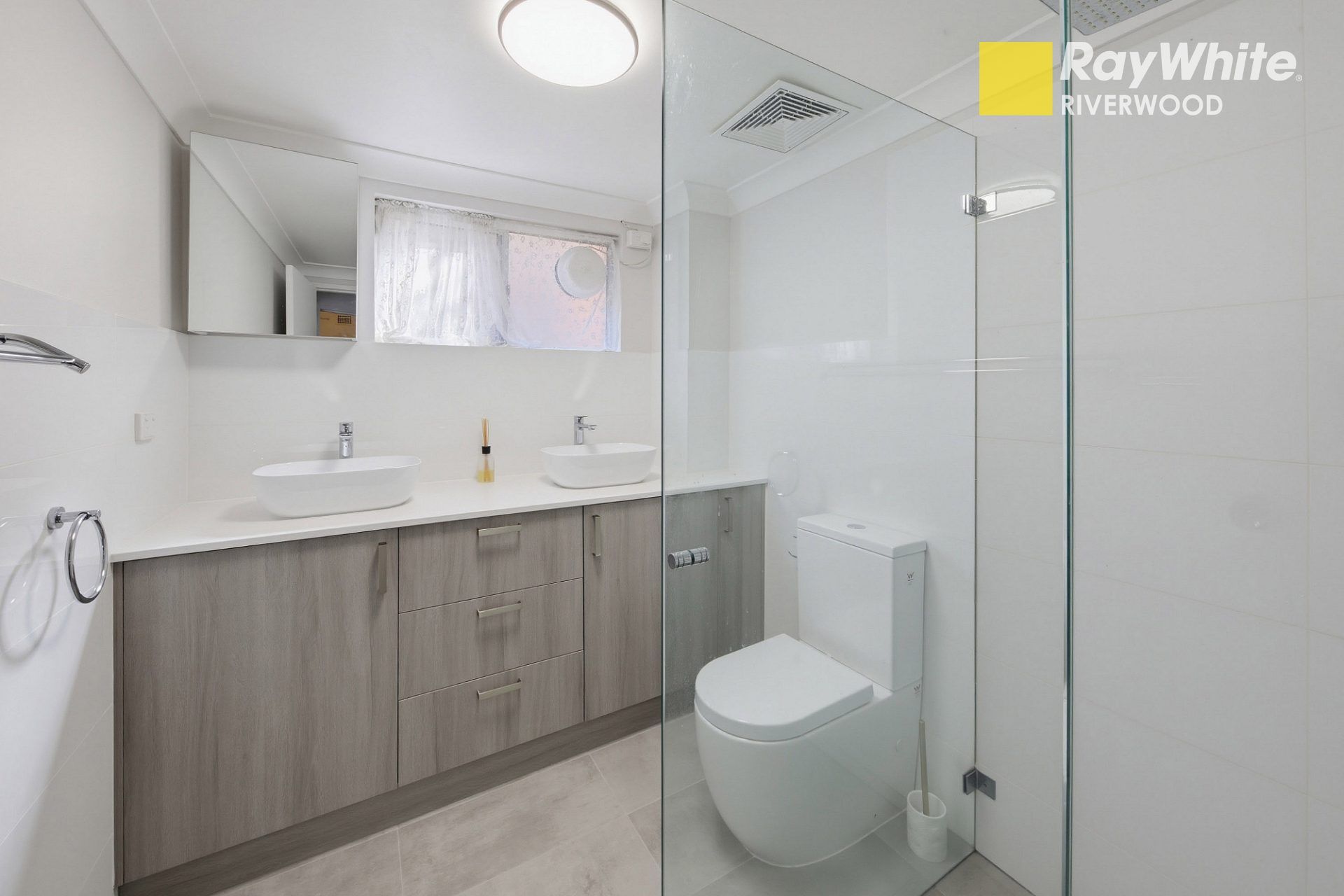 3/77 Woniora Road — photo 8 of 8