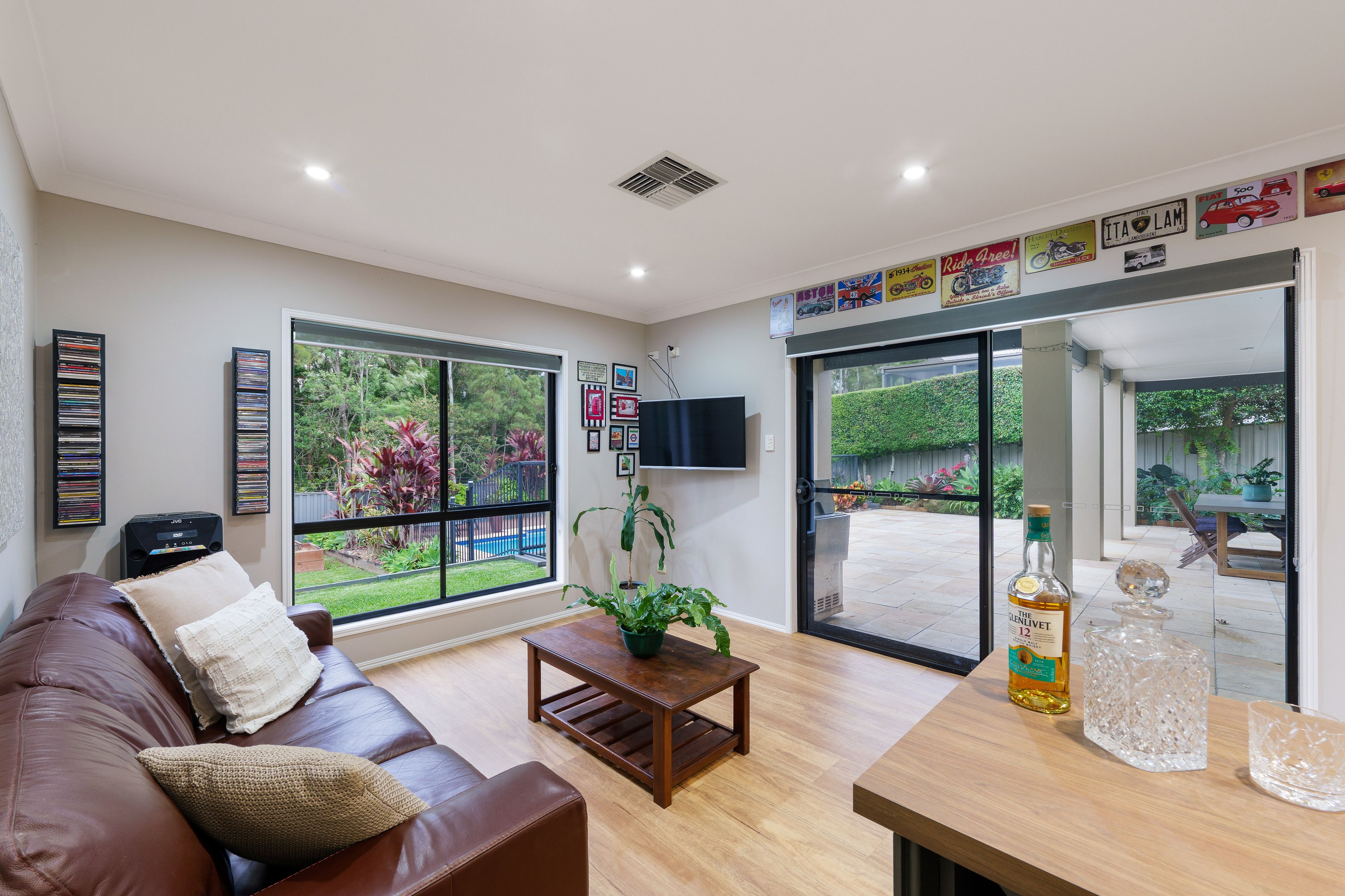 18 Riviera Court — photo 9 of 15