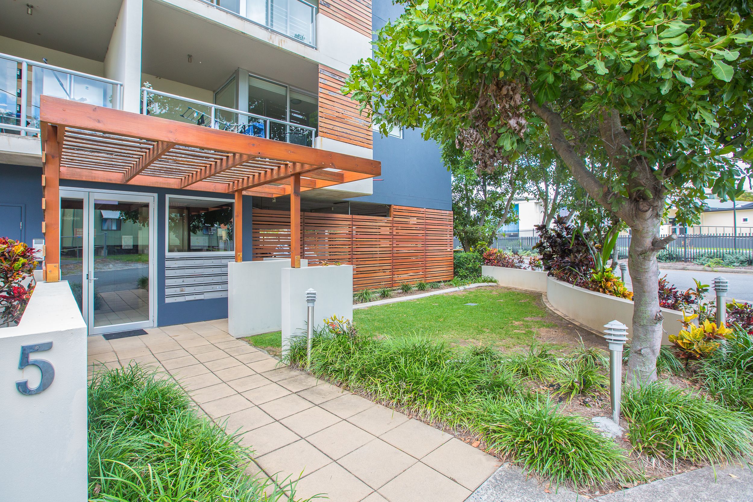 4/5 Carey Lane, Southport, QLD 4215