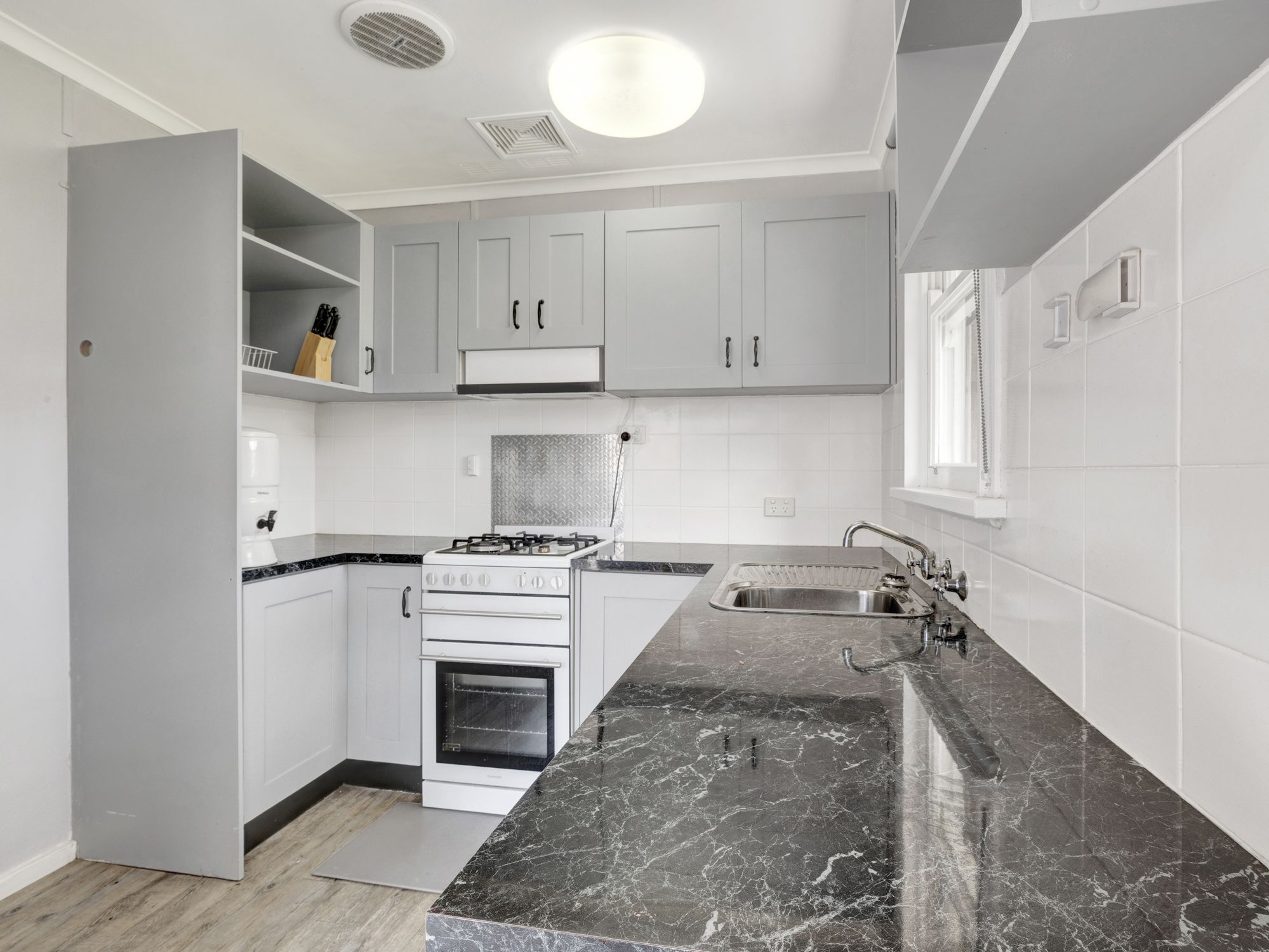 989 Captain Cook Drive, North Albury, NSW 2640