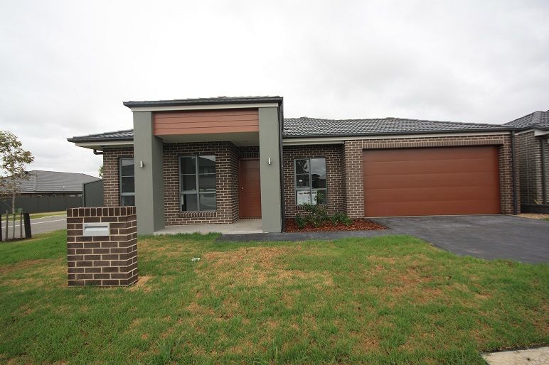 21 Fanflower Avenue, Denham Court, NSW 2565