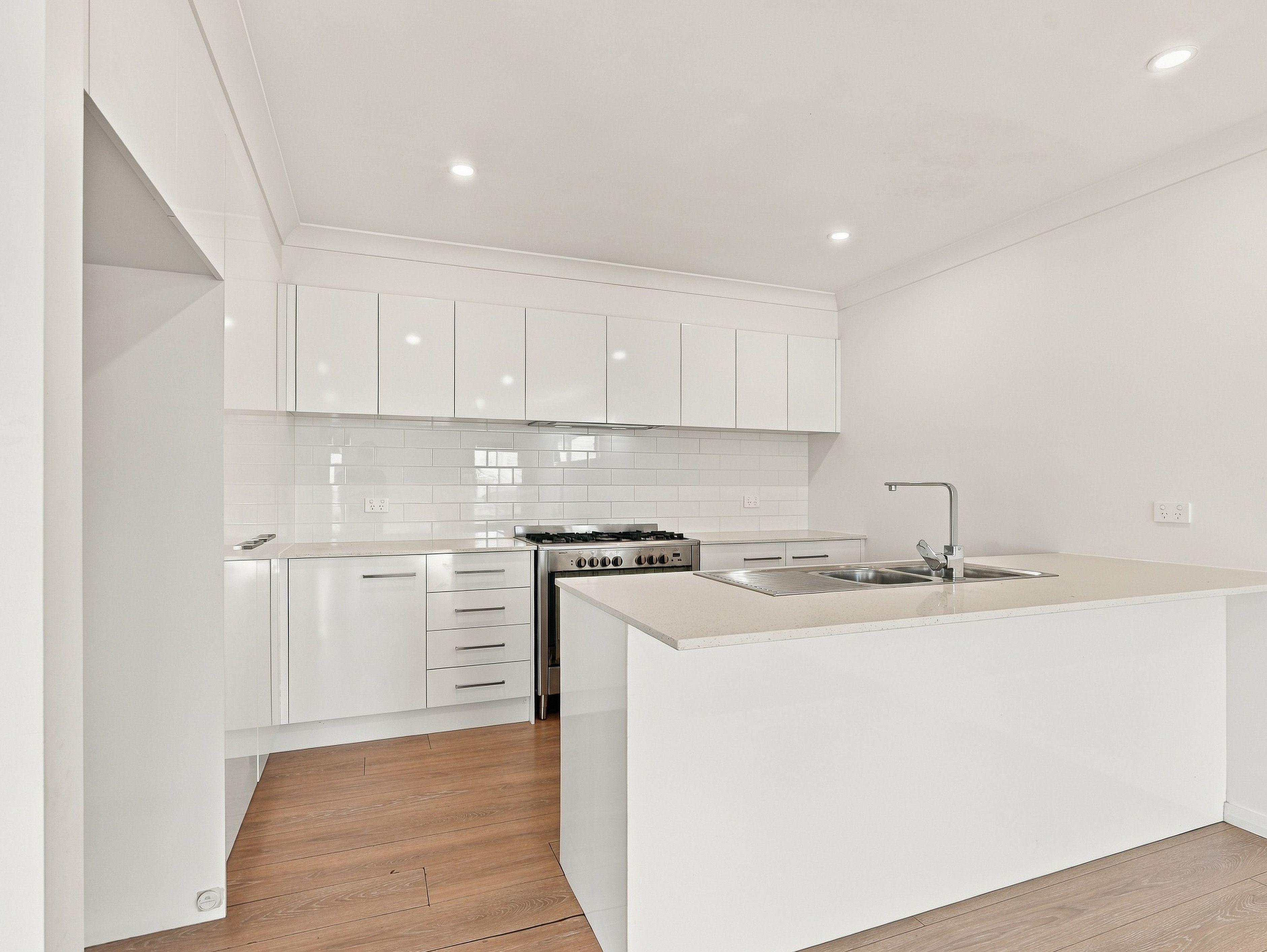 33 Gaites Drive — photo 4 of 23