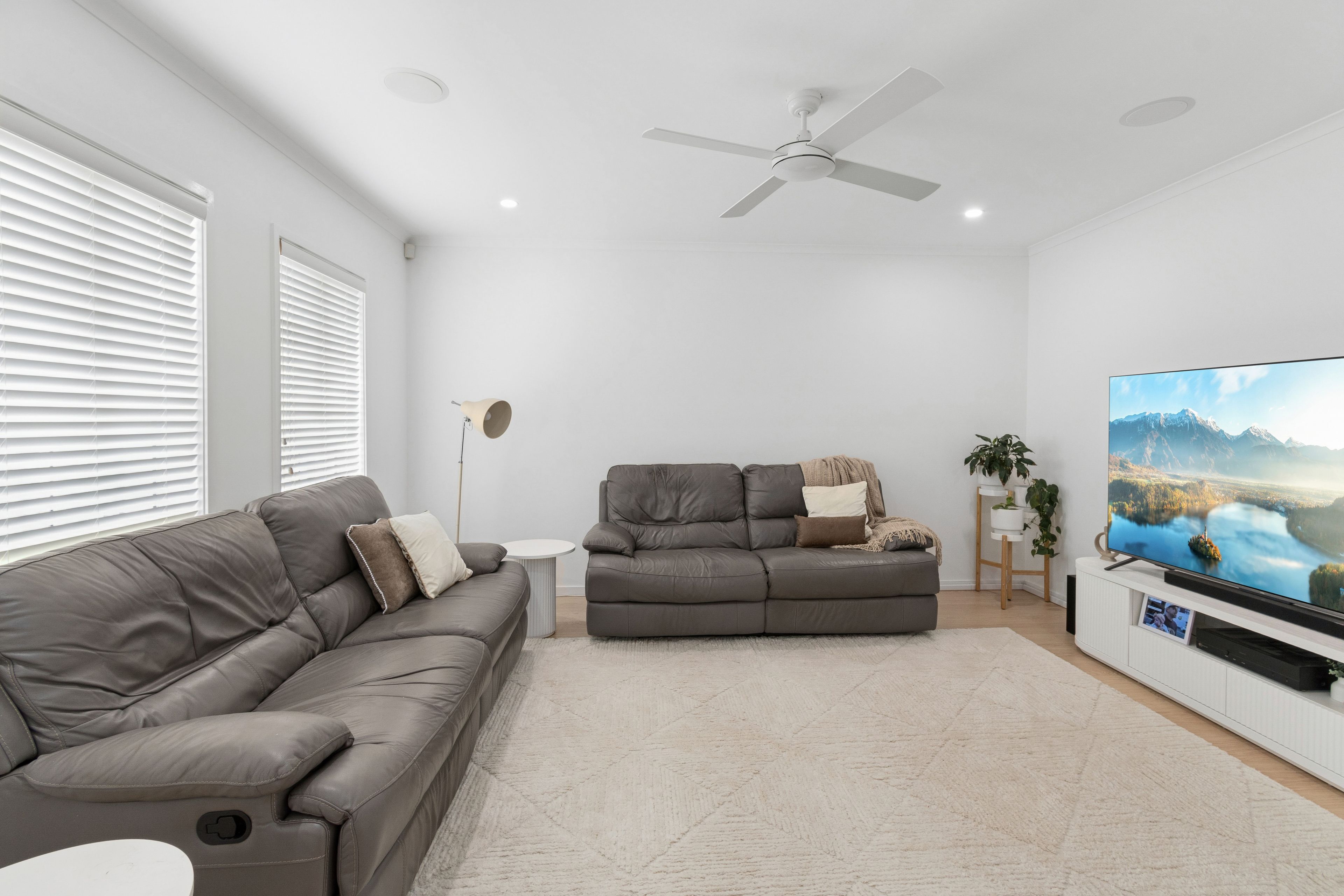 10 Robins Creek Drive, Horsley, NSW 2530