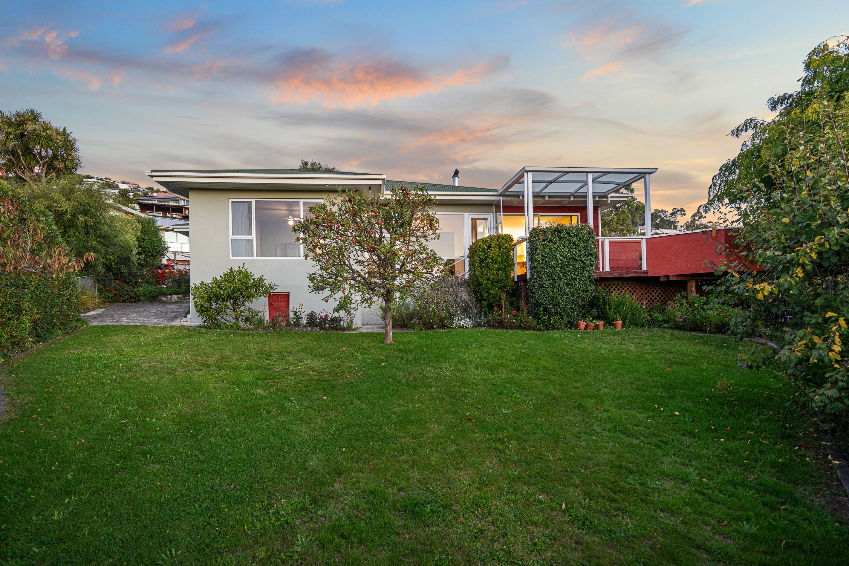 17 Whaka Terrace, Huntsbury, Christchurch City