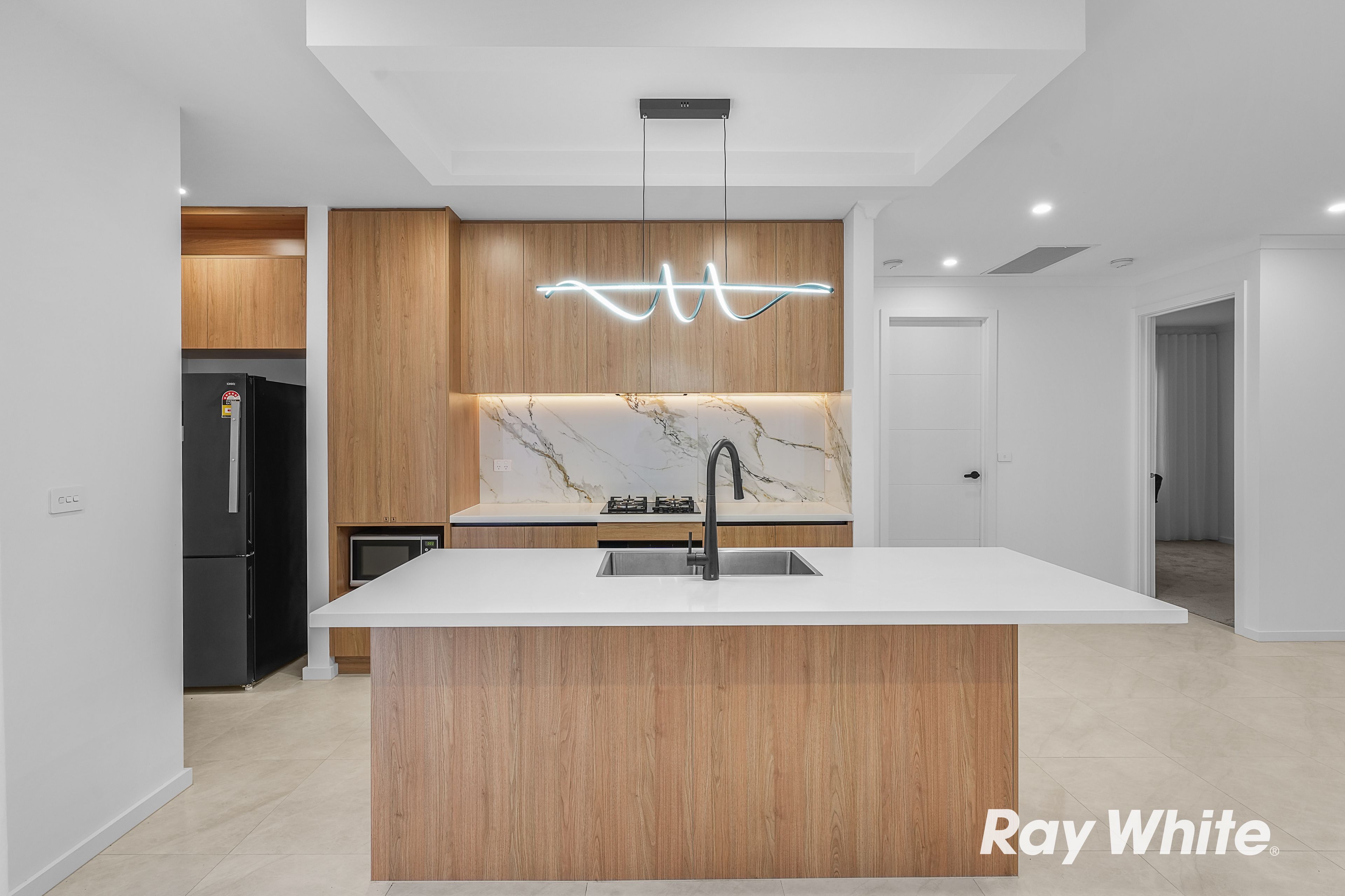 8 Columbus Road — photo 4 of 19