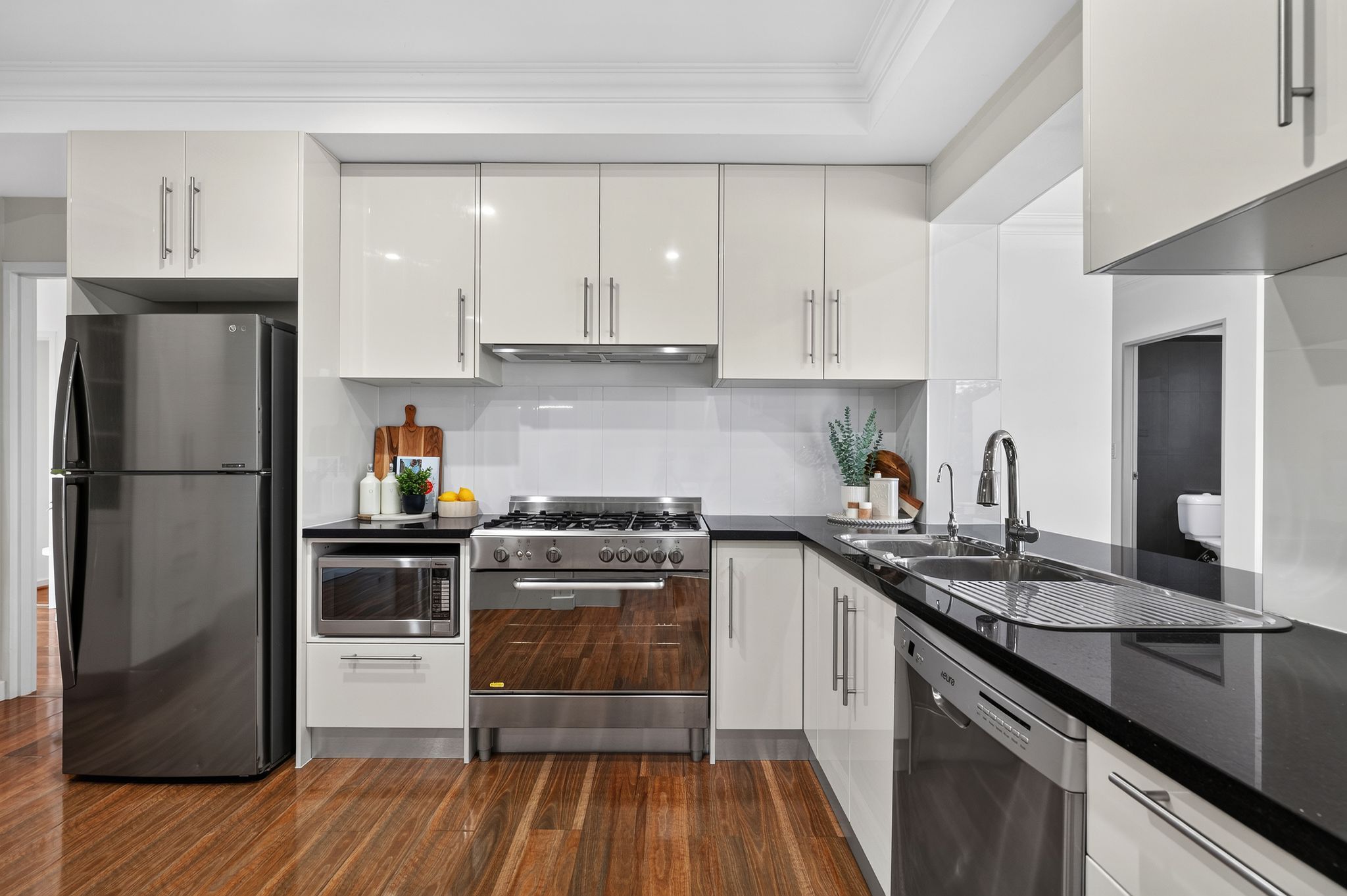 16 Bank Crescent — photo 8 of 22