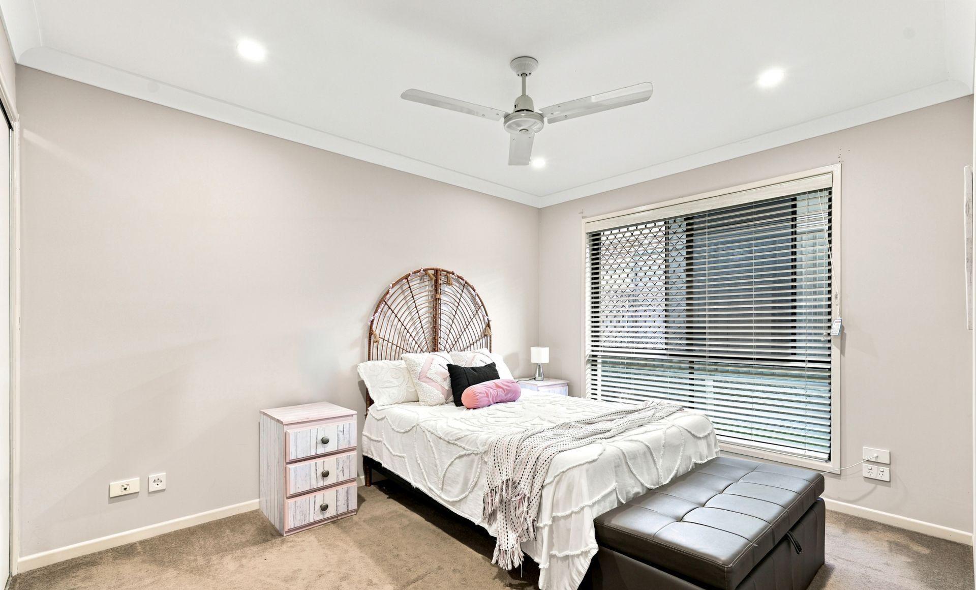2/20 Stoneleigh Way — photo 12 of 24