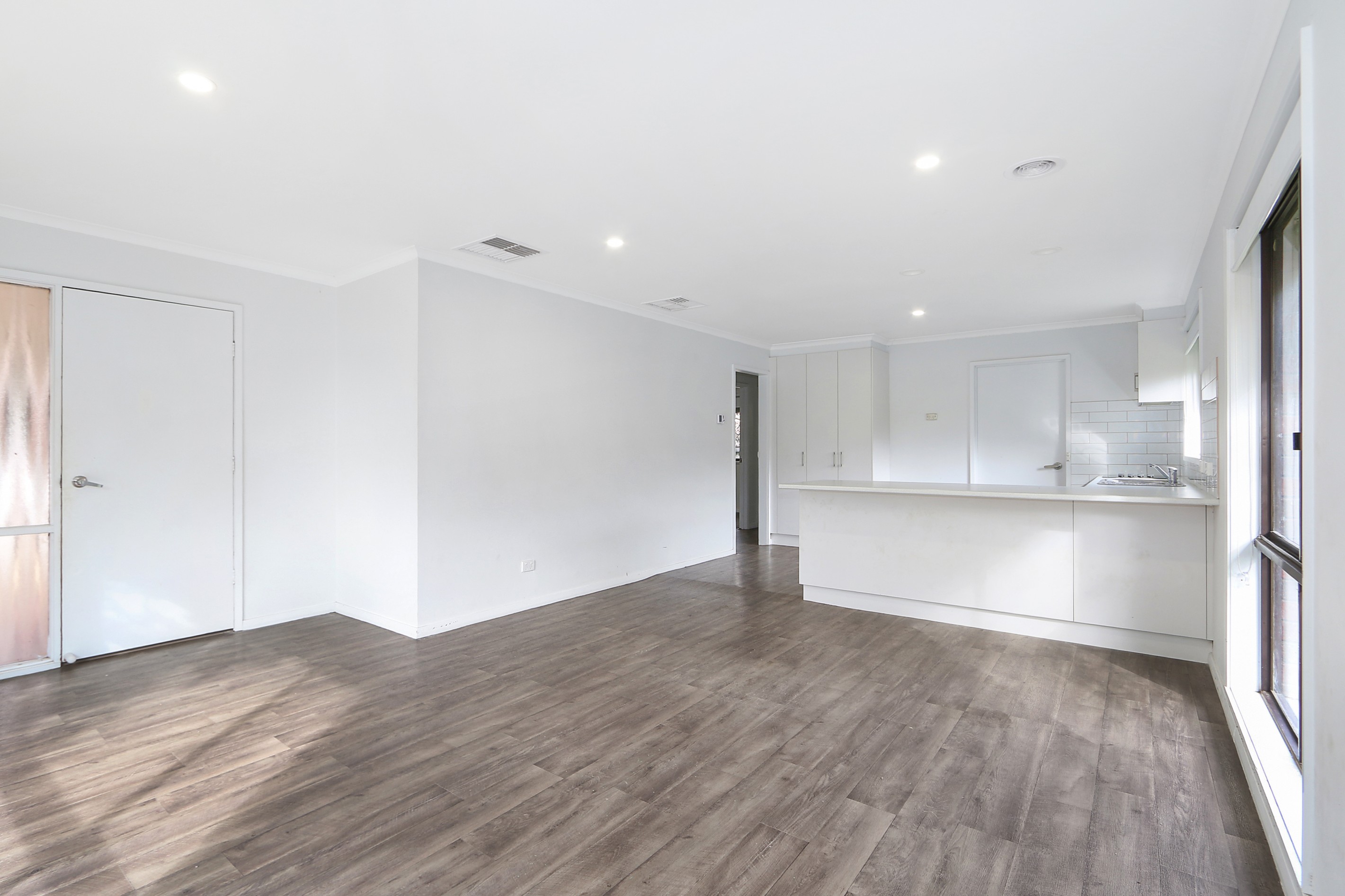 2/379 Parnall Street, Lavington, NSW 2641