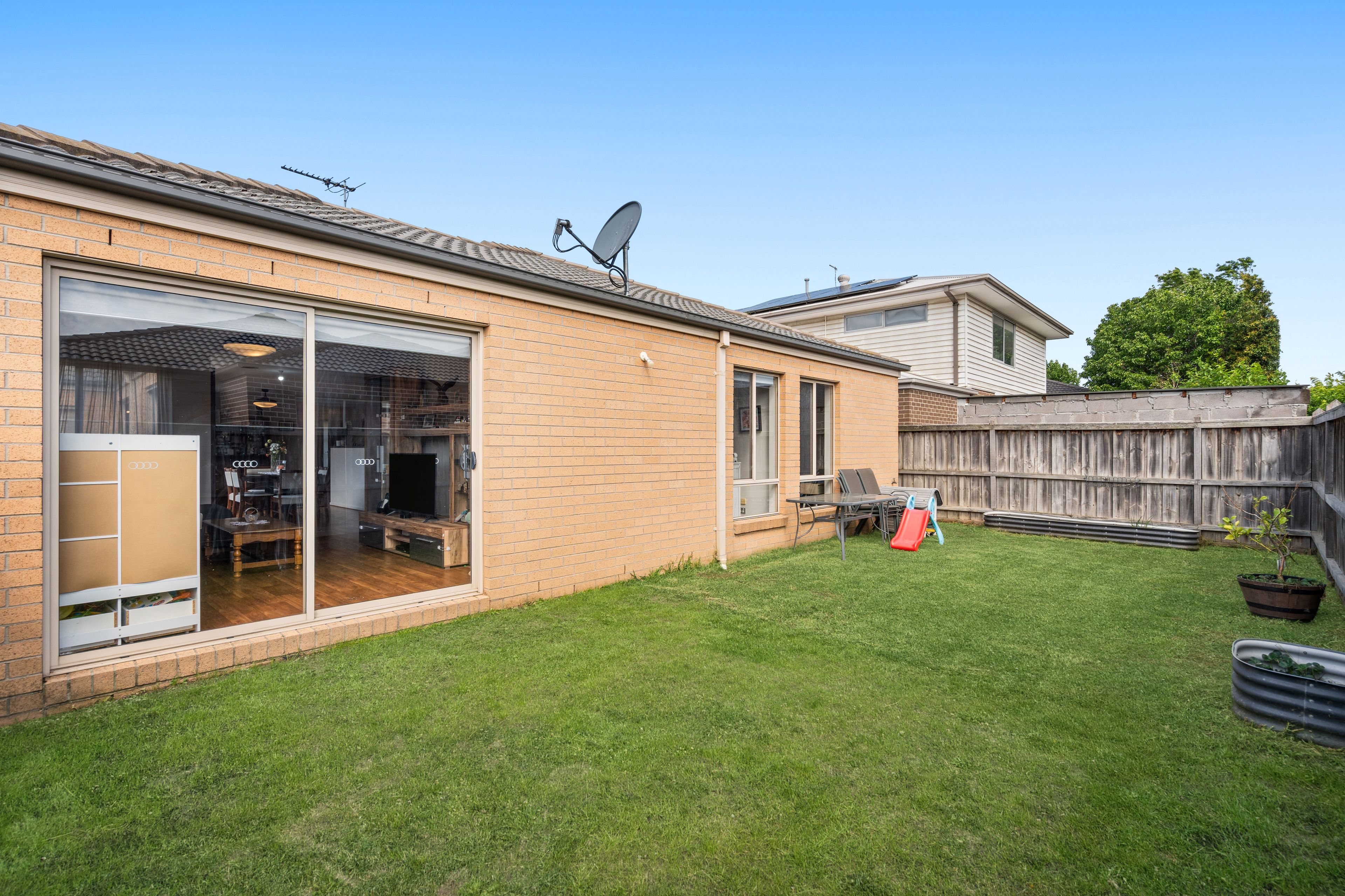 15 Stoneleigh Road — photo 19 of 23