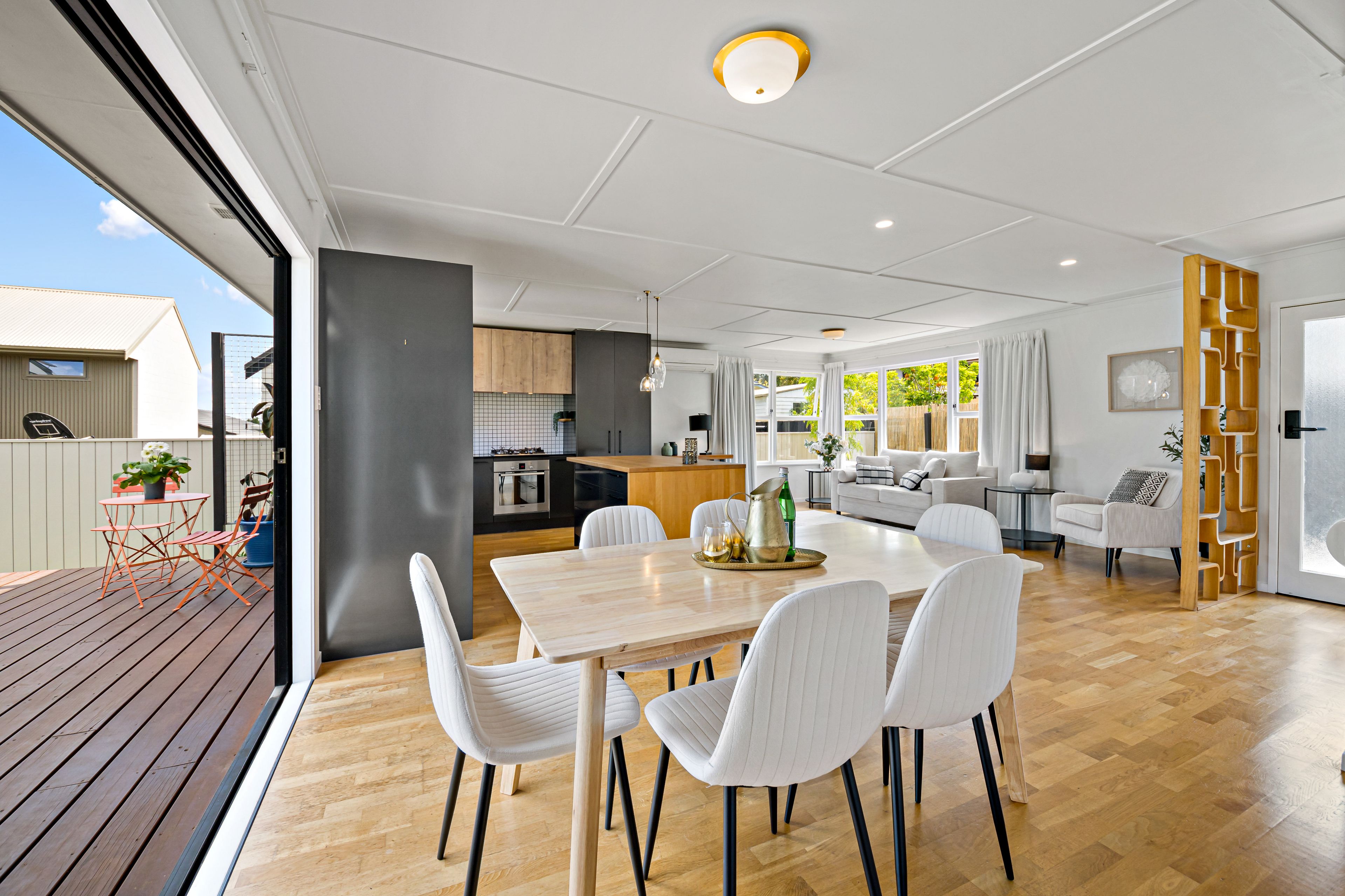 8 Steen Place, Mangere Bridge, Manukau City