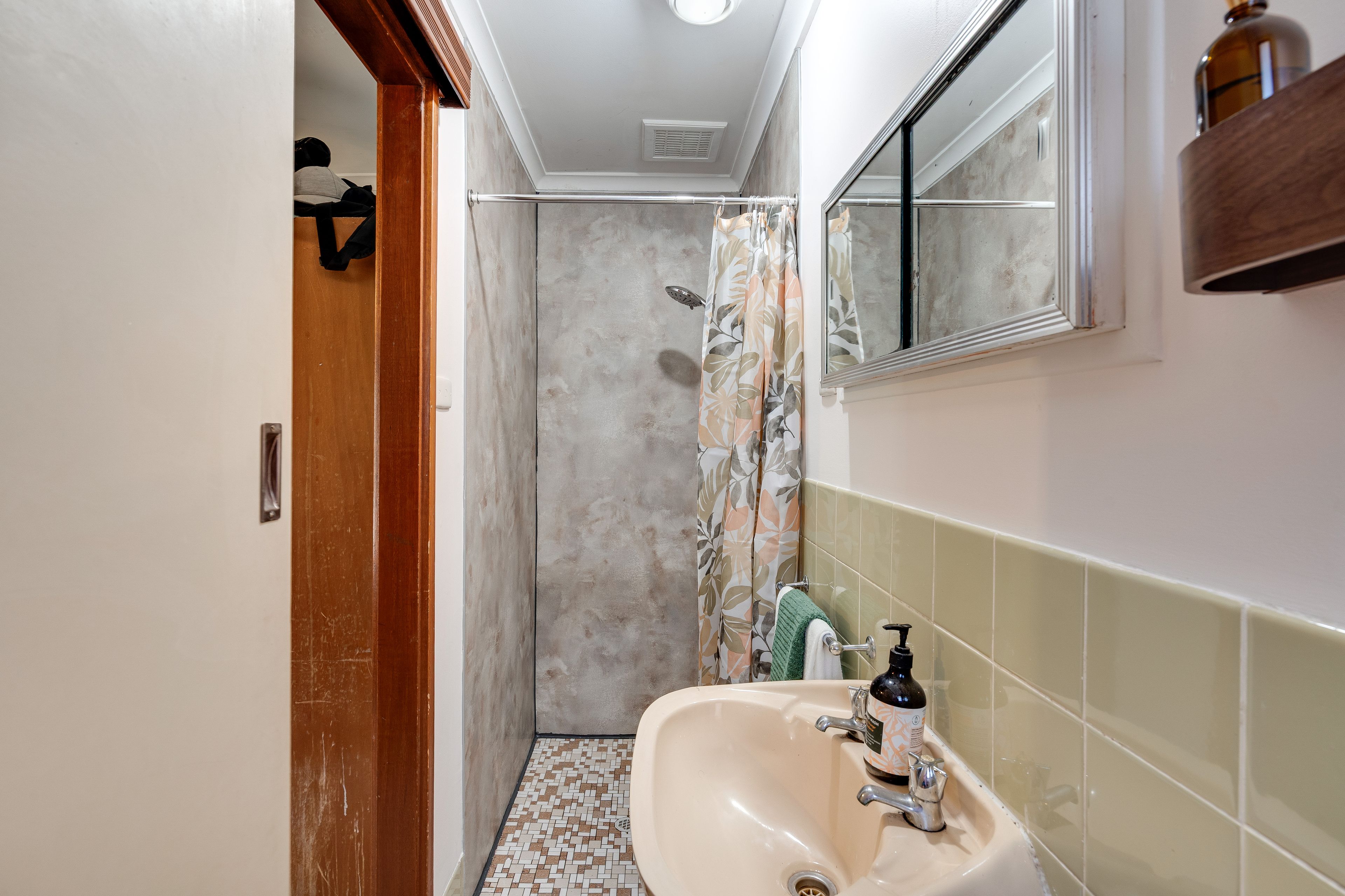 22 Darren Avenue — photo 15 of 23