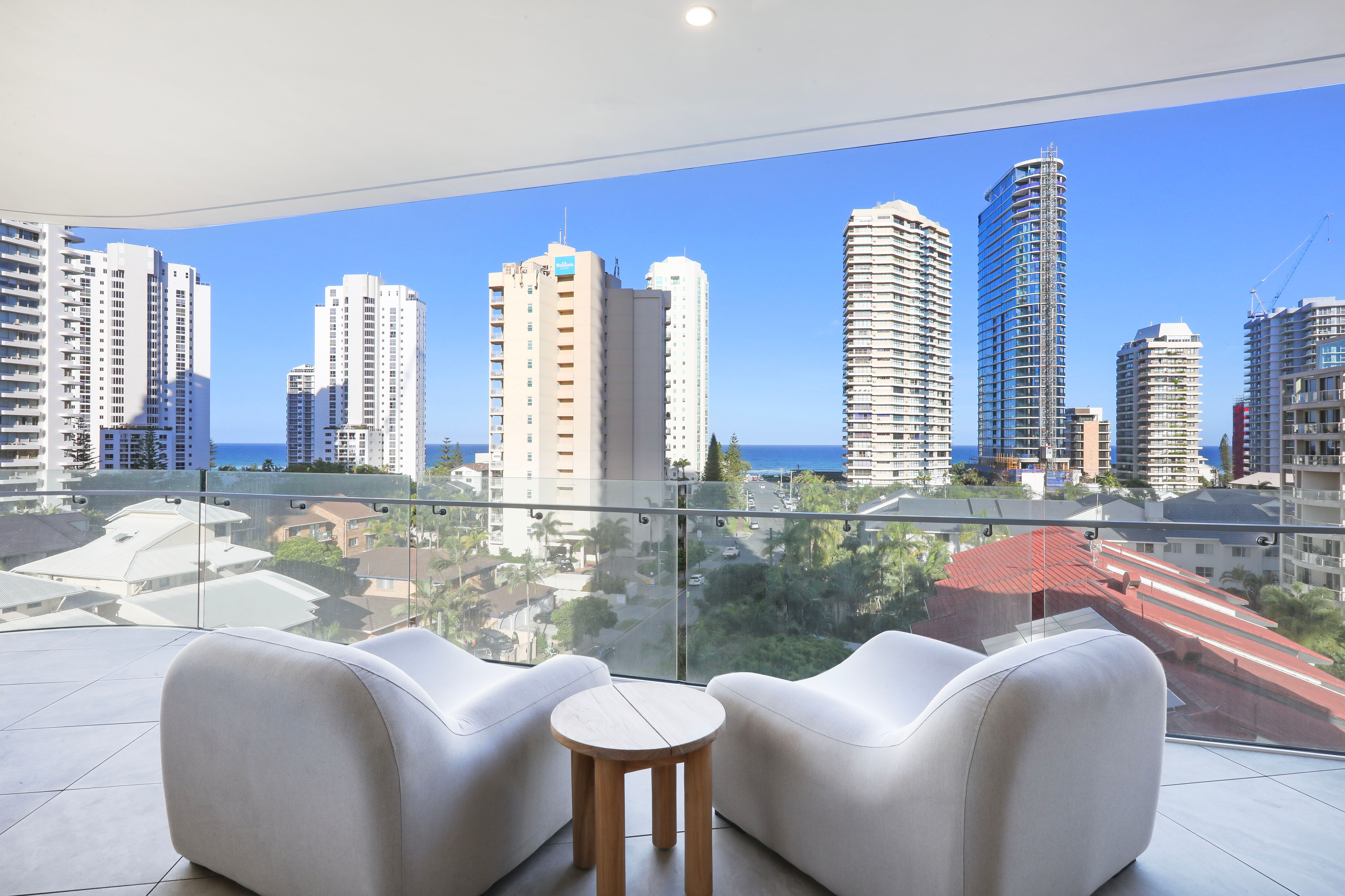 24 Woodroffe Avenue, Main Beach QLD 4217