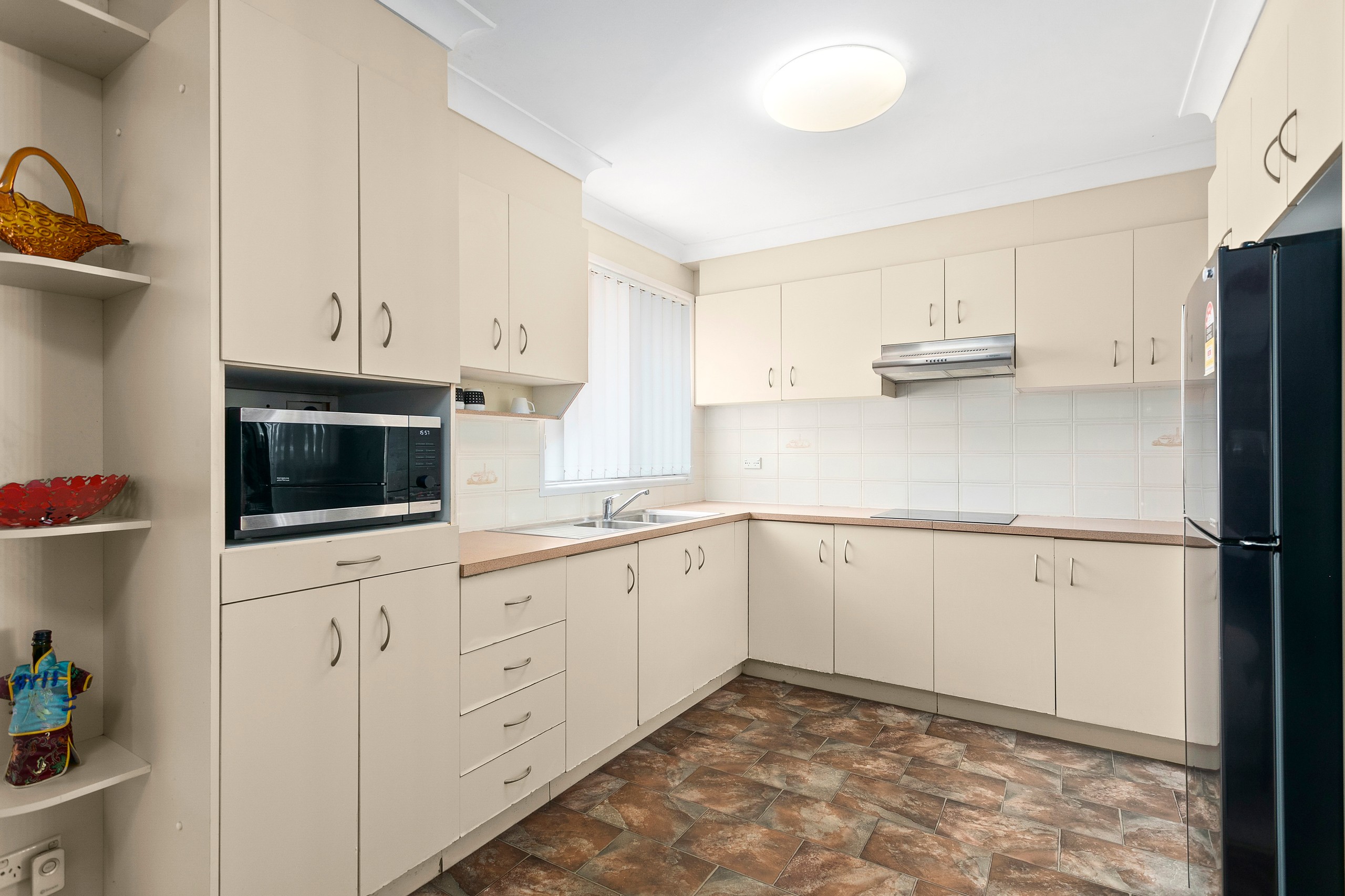 17 Roberts Avenue, Barrack Heights, NSW 2528