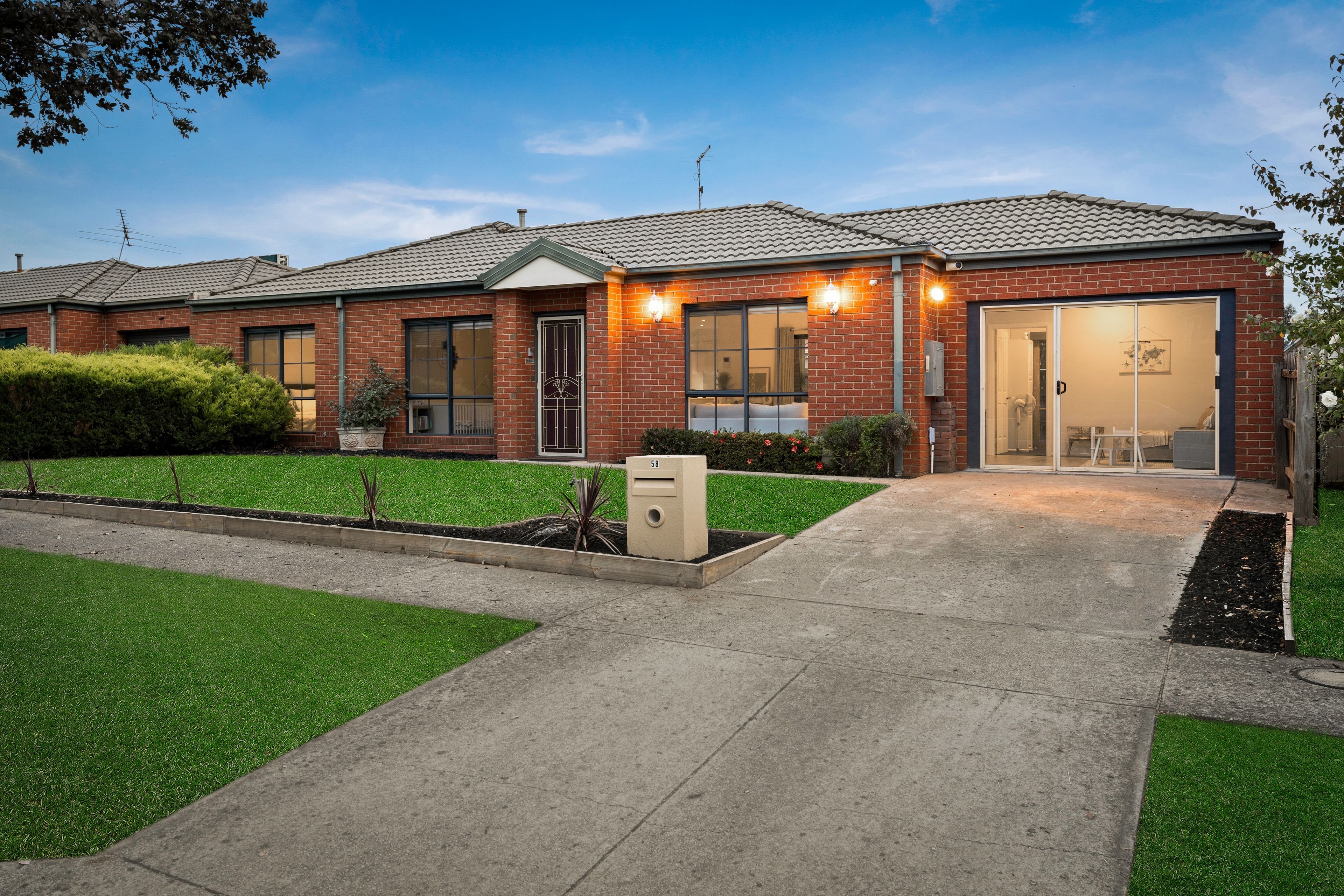 58 Leigh Drive, Pakenham, VIC 3810