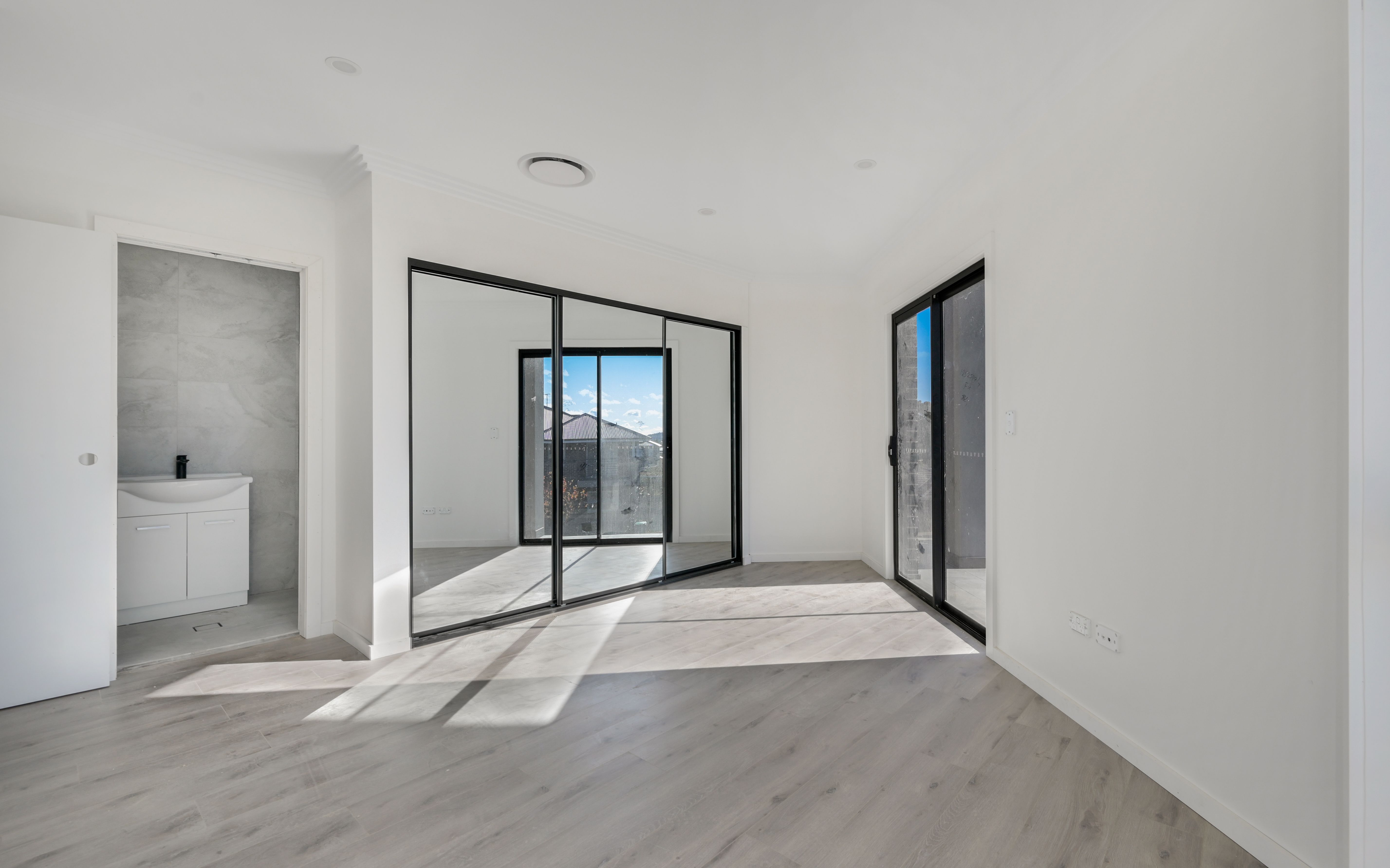 3/2 Blue Street, Minto, NSW 2566