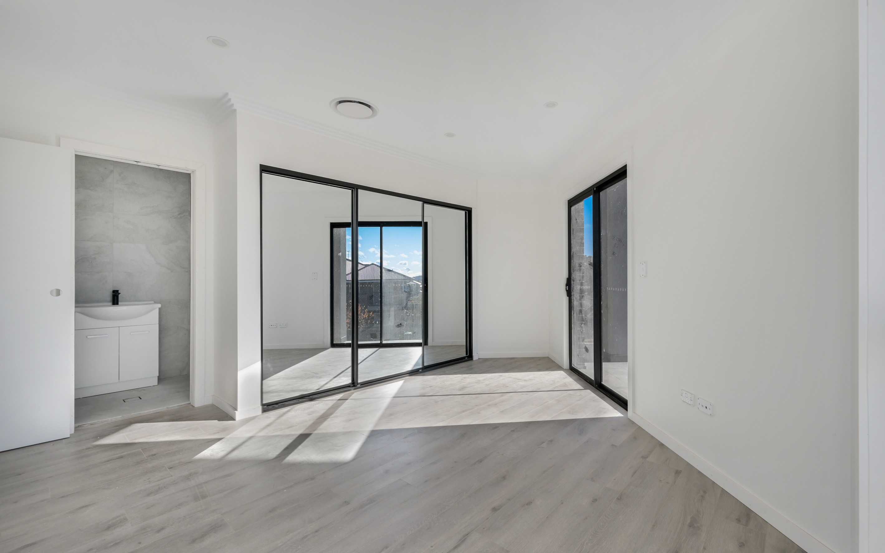 3/2 Blue Street, Minto, NSW 2566