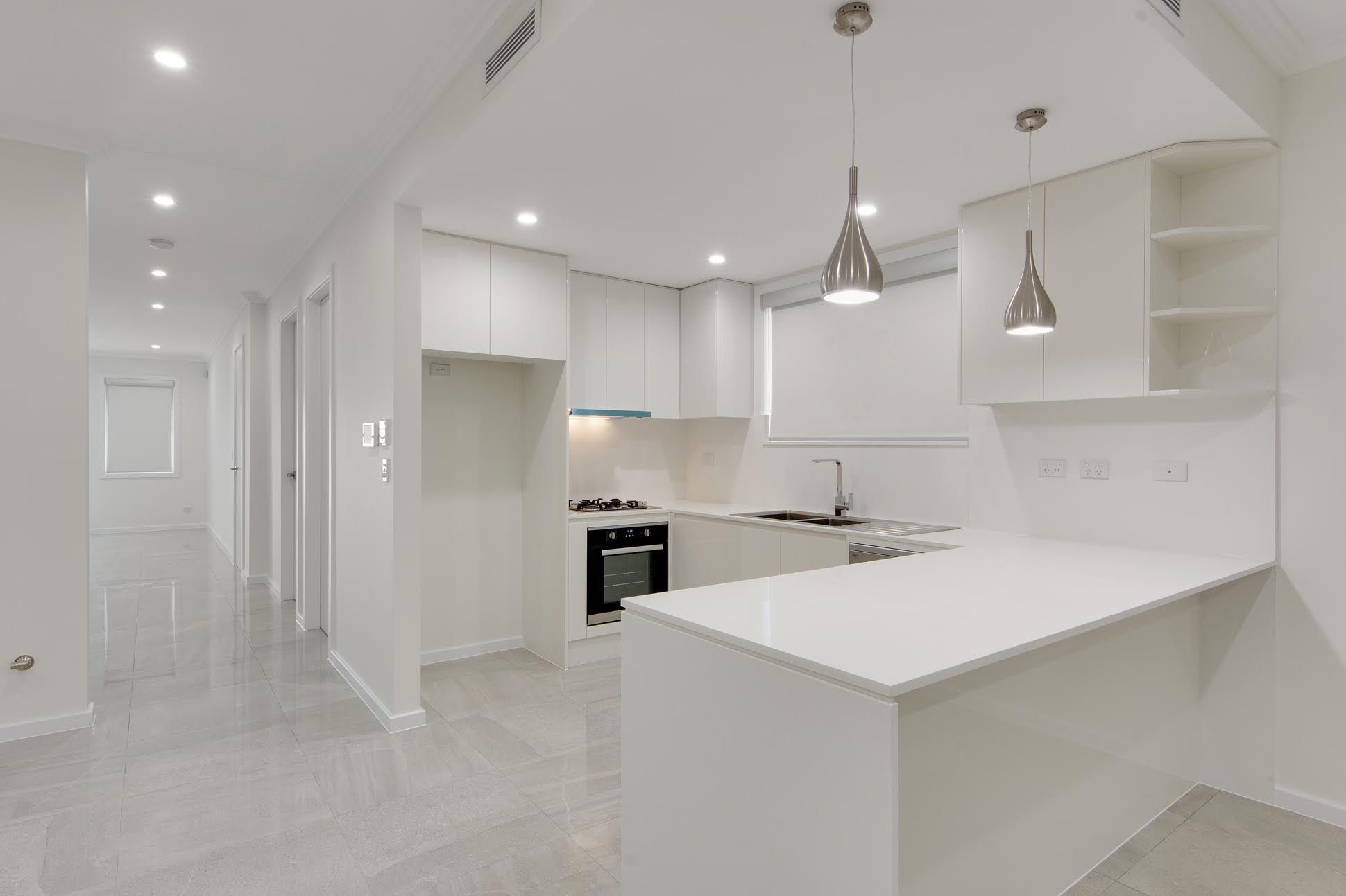 8 Hilltop Crescent — photo 8 of 10
