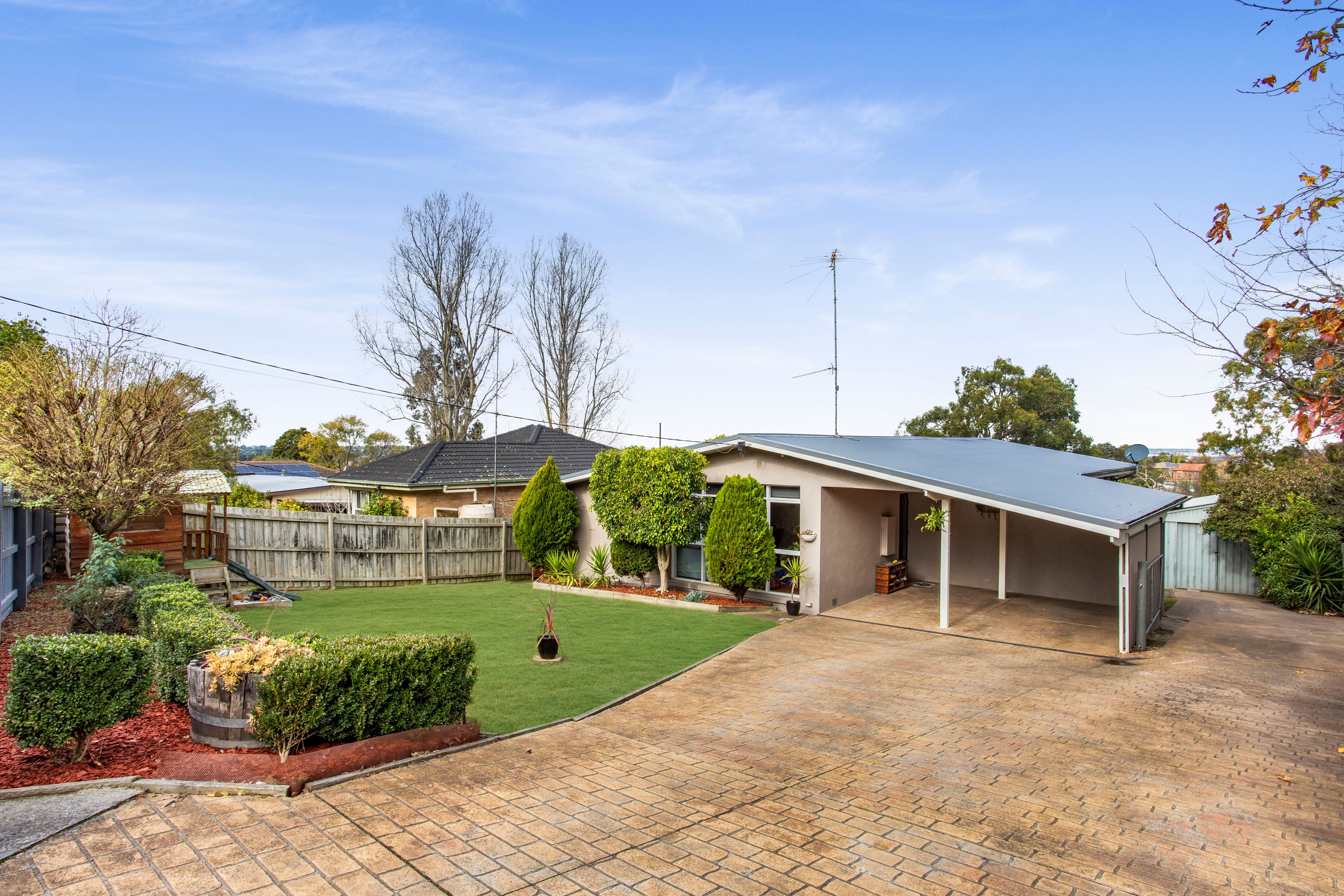 4 Gardenia Street, Pakenham VIC 3810