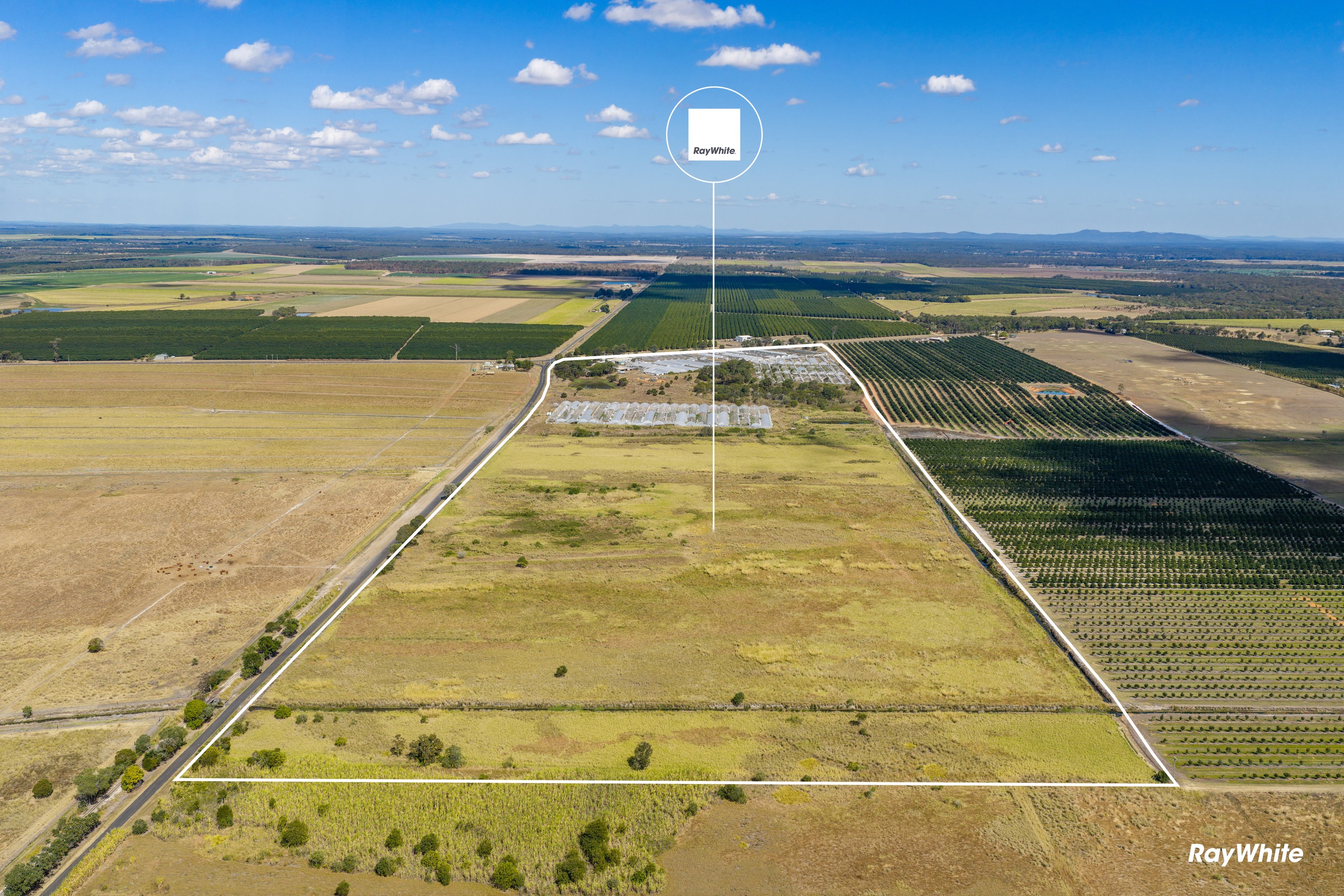 286 Booyan Road, Moore Park Beach, QLD 4670