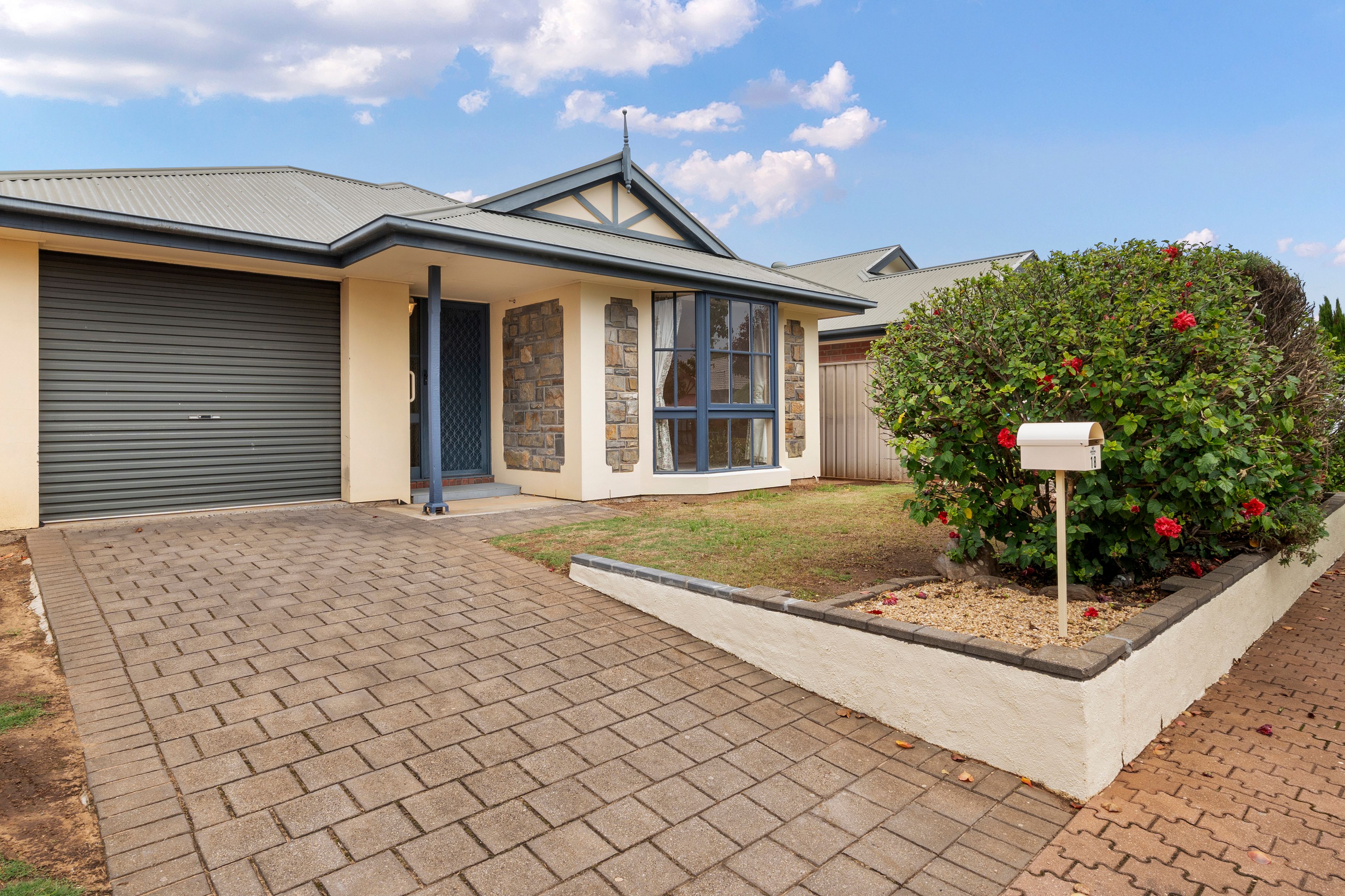 18 Attingham Crescent, Oakden, SA 5086