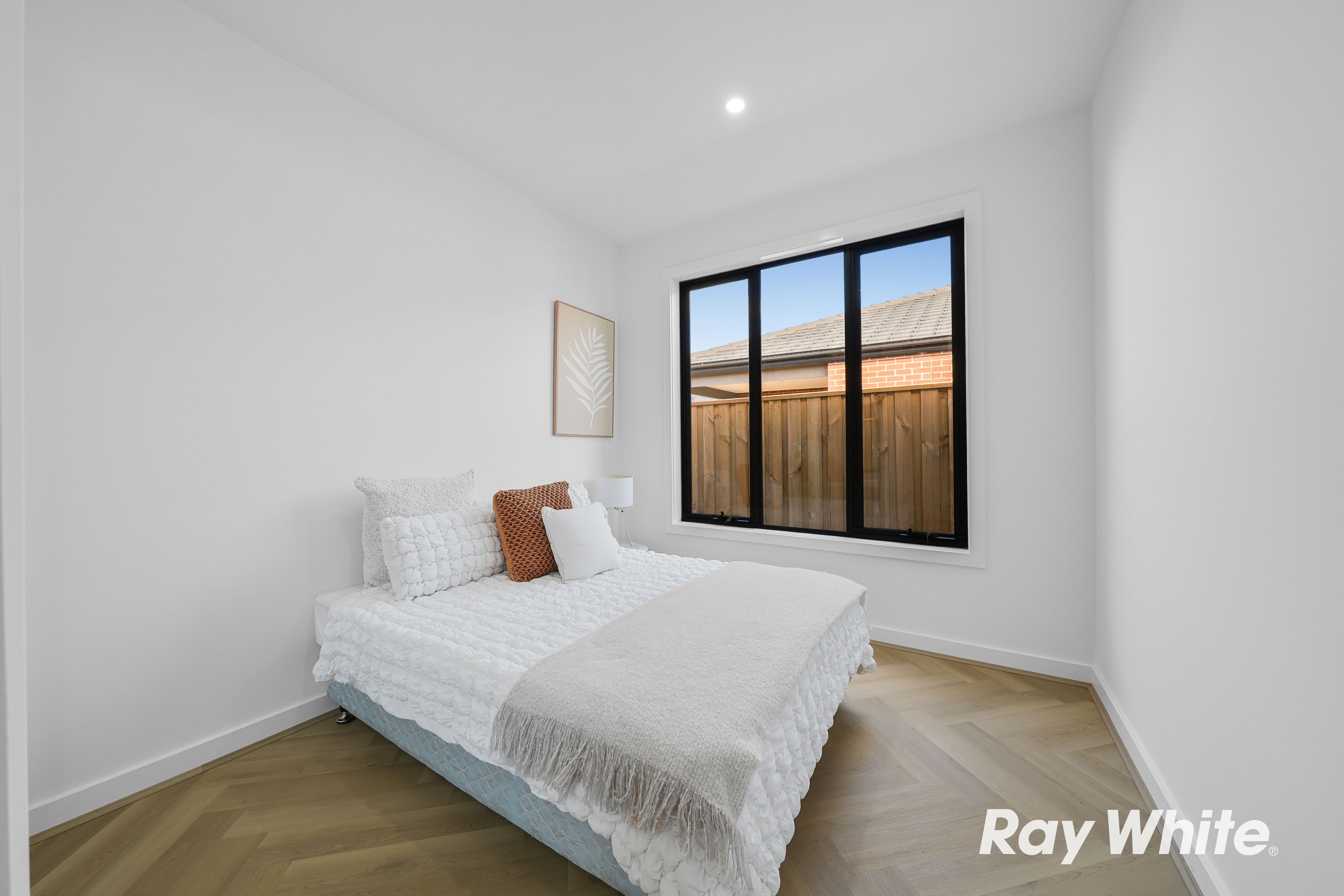 41 Batehaven Crescent — photo 13 of 21