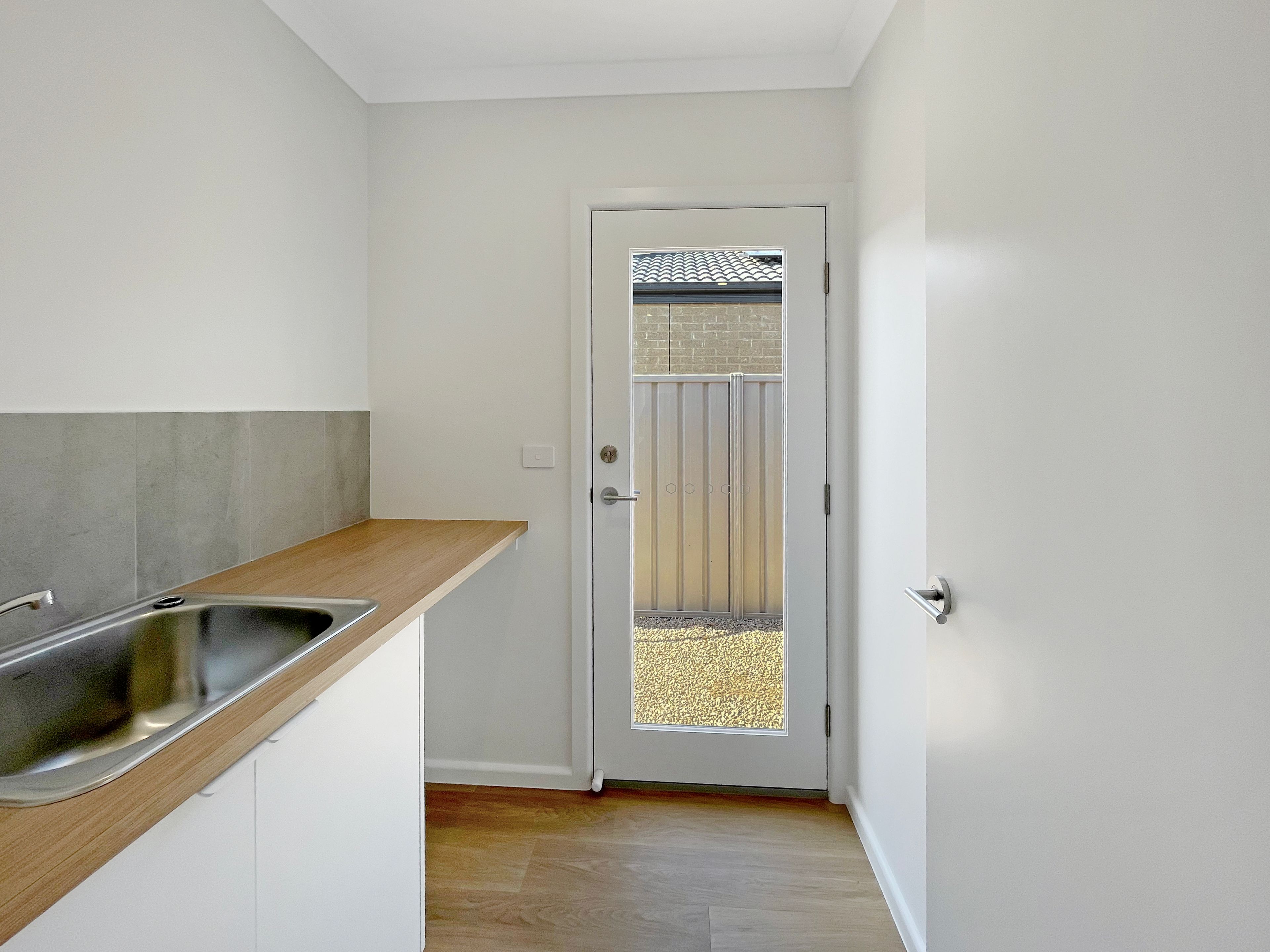 19 Ambridge Avenue — photo 10 of 11